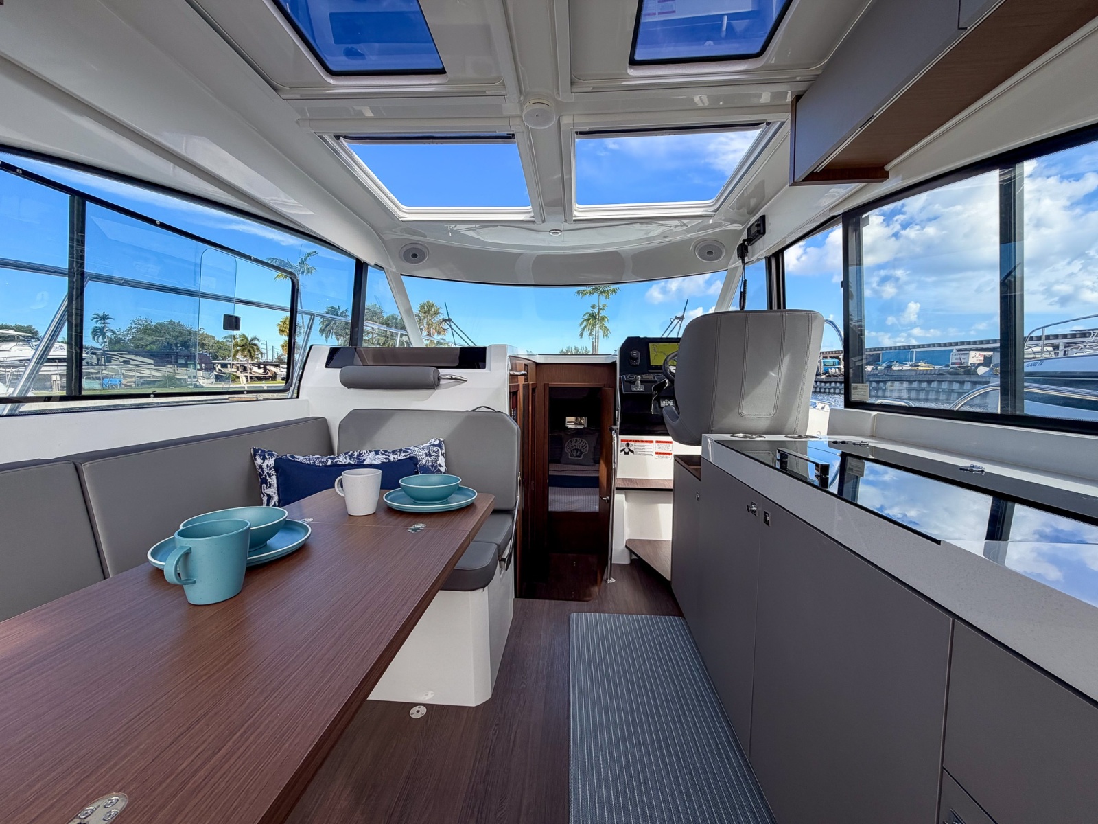 2024 Beneteau Antares 11 Coupe