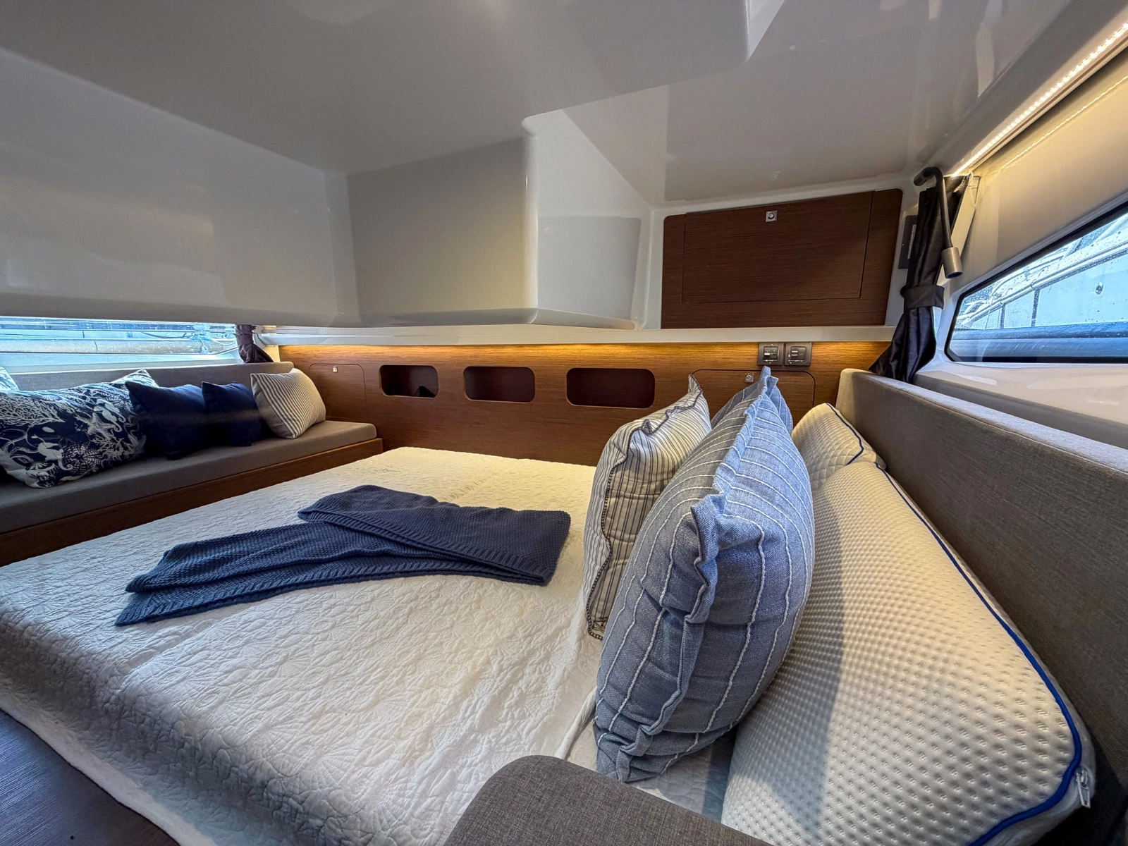 2024 Beneteau Antares 11 Coupe