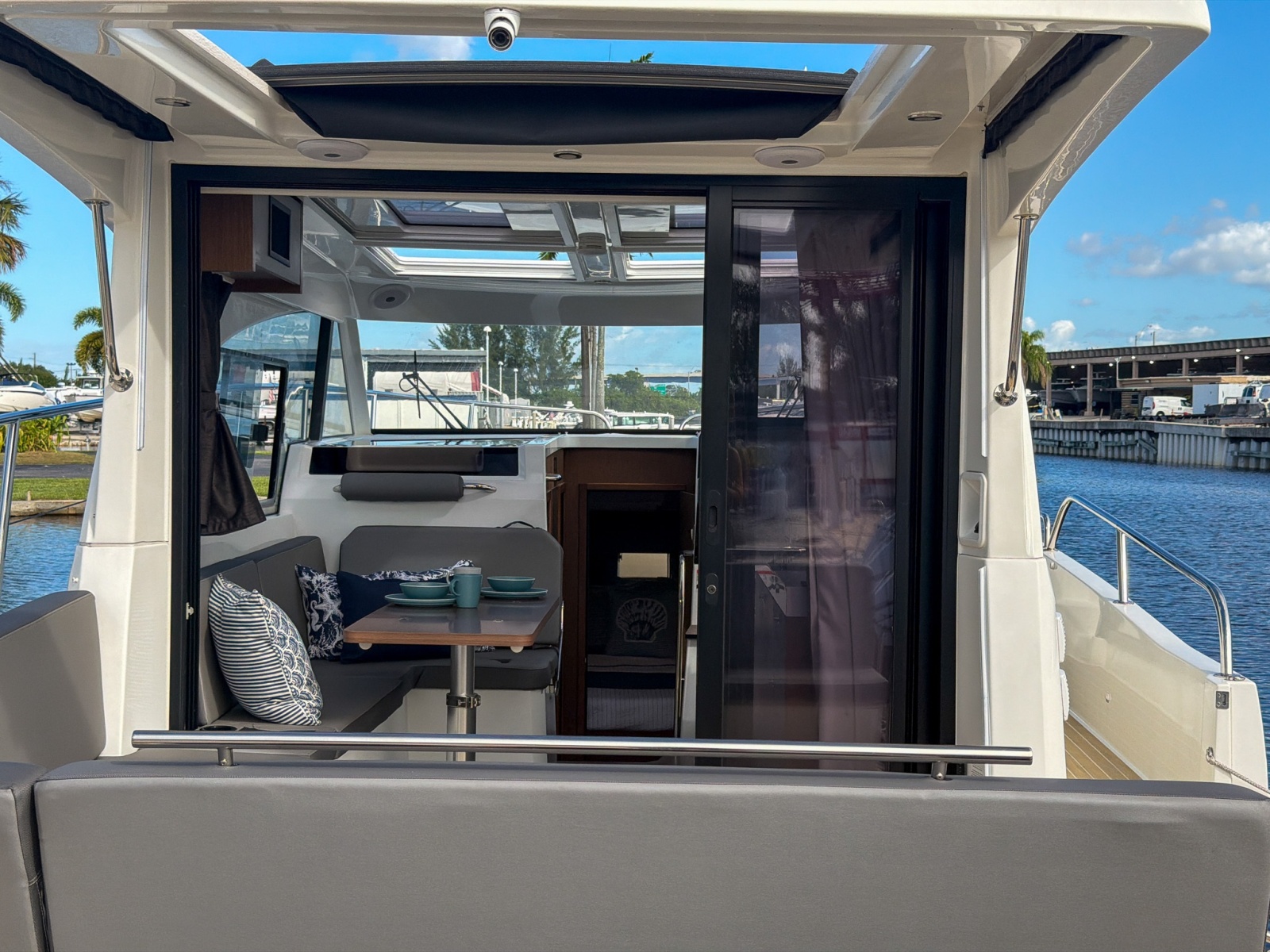 2024 Beneteau Antares 11 Coupe