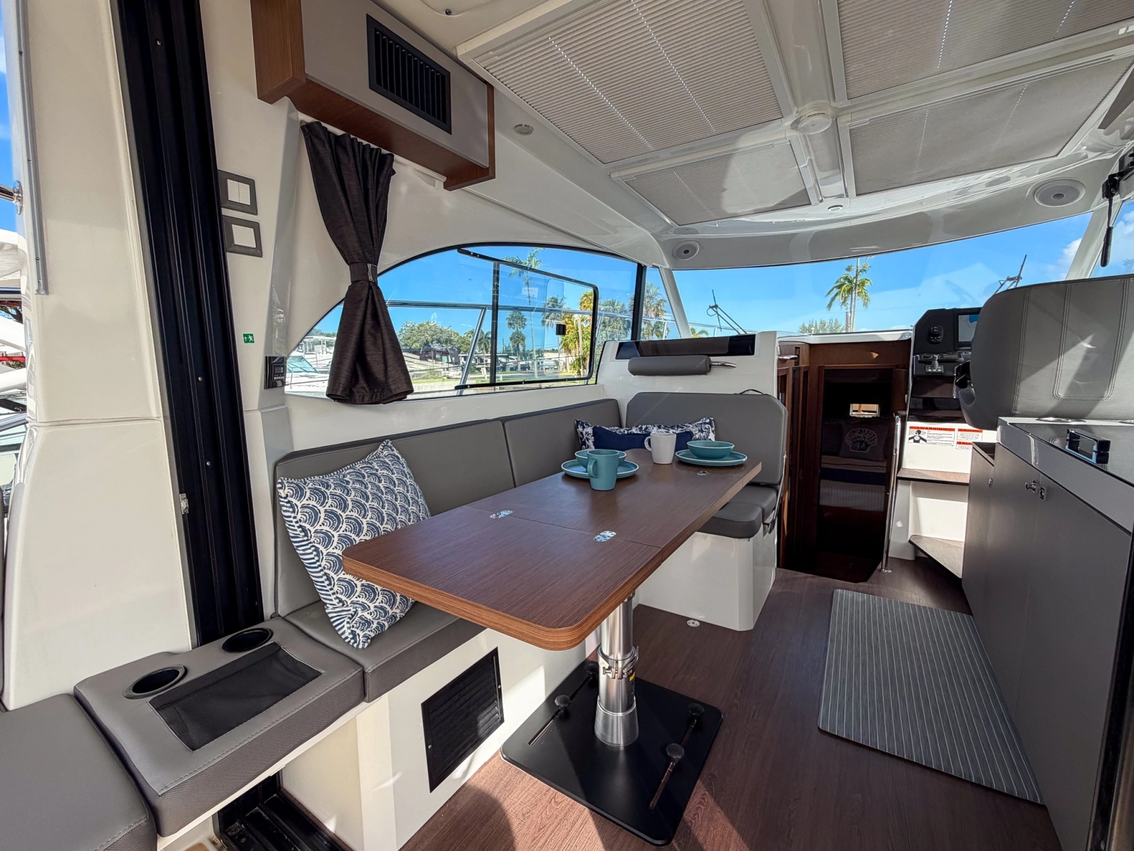 2024 Beneteau Antares 11 Coupe