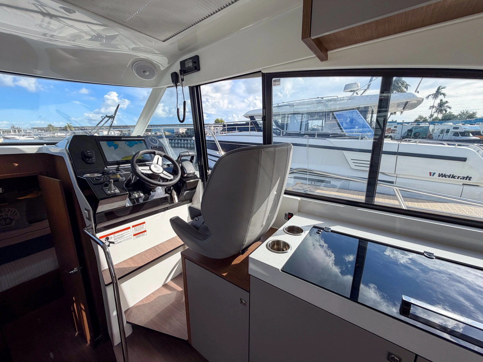2024 Beneteau Antares 11 Coupe