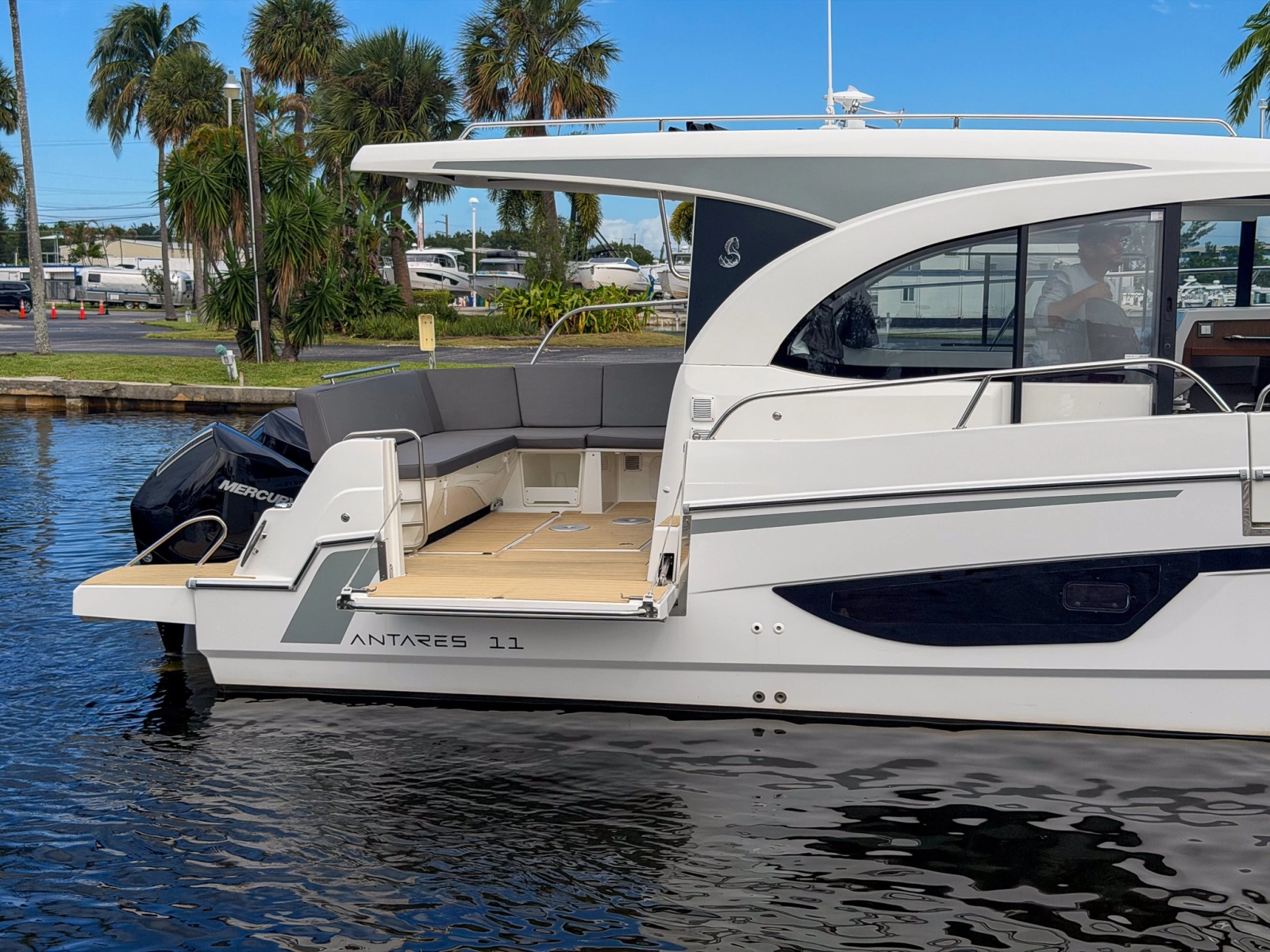 2024 Beneteau Antares 11 Coupe