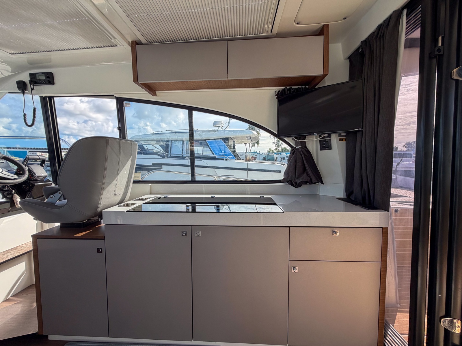 2024 Beneteau Antares 11 Coupe