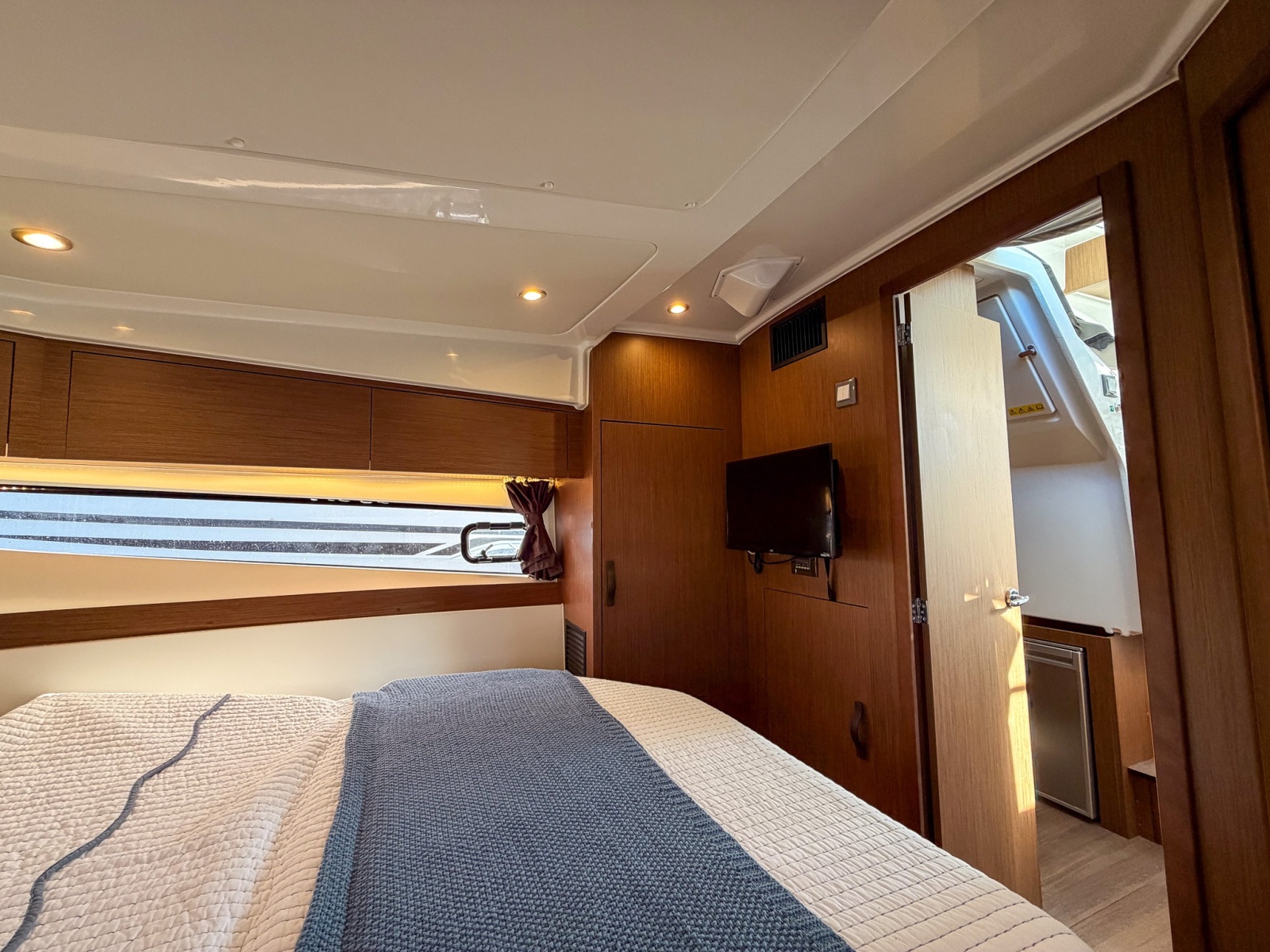 2024 Beneteau Antares 11 Coupe