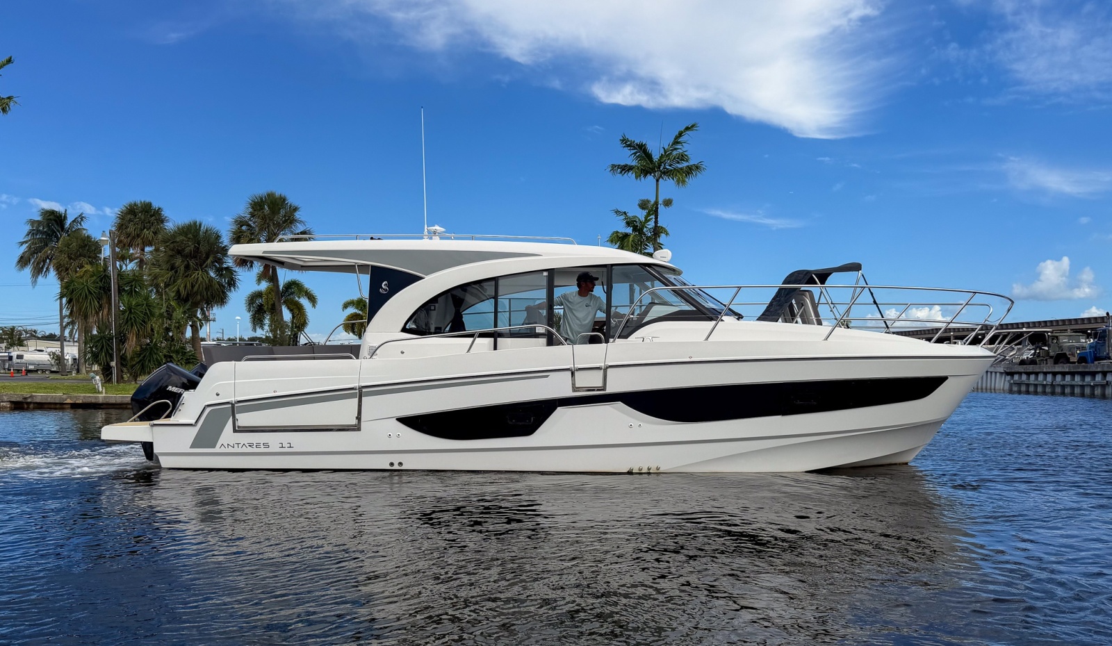 2024 Beneteau Antares 11 Coupe