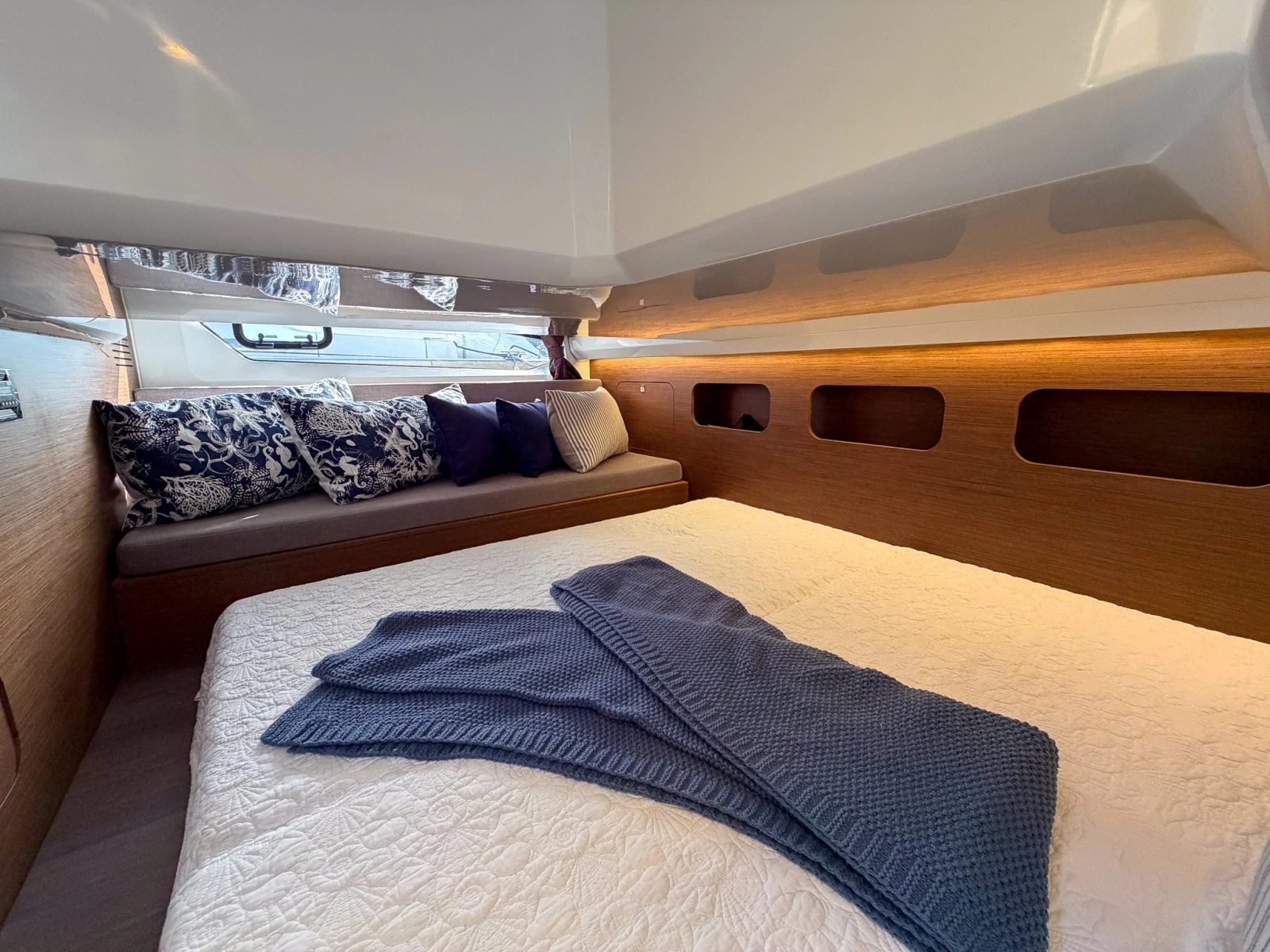 2024 Beneteau Antares 11 Coupe