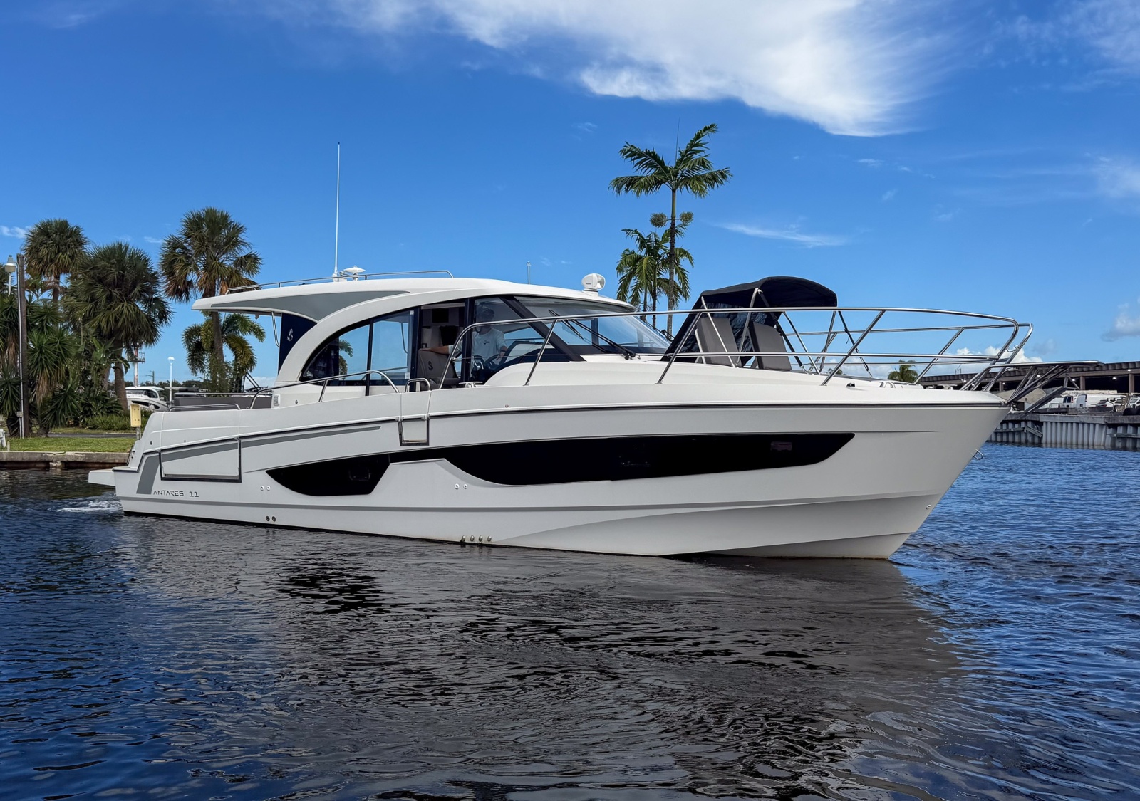 2024 Beneteau Antares 11 Coupe