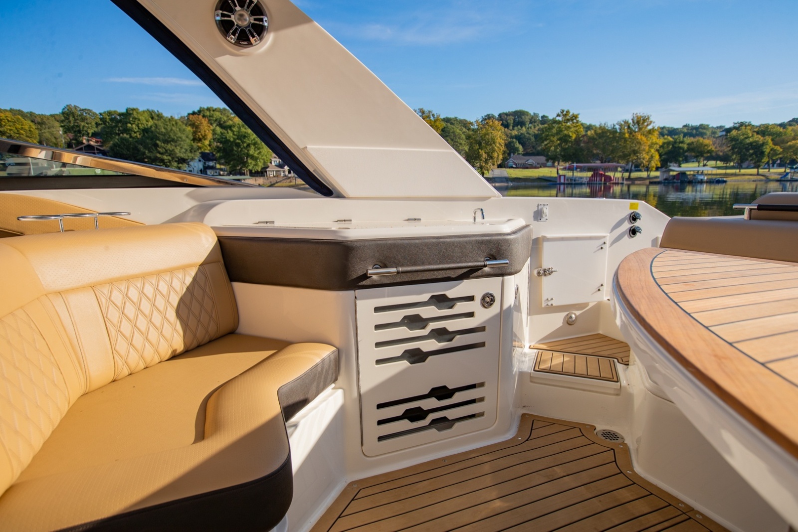 2021 Sea Ray 310 SLX Outboard