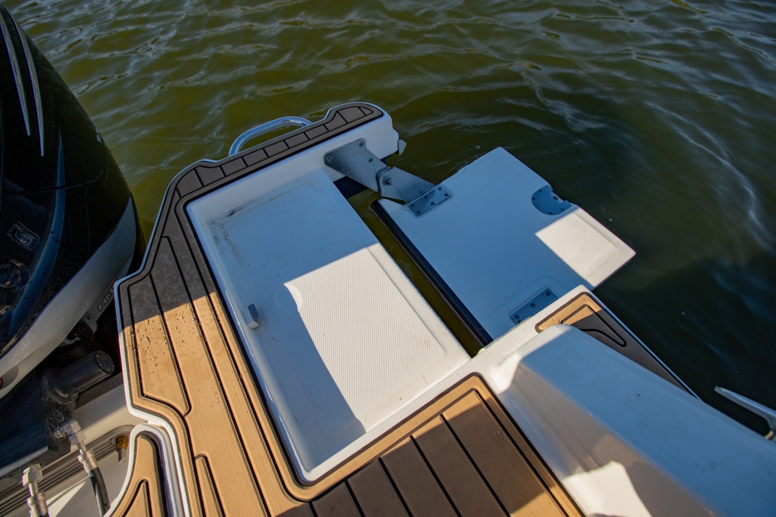 2021 Sea Ray 310 SLX Outboard