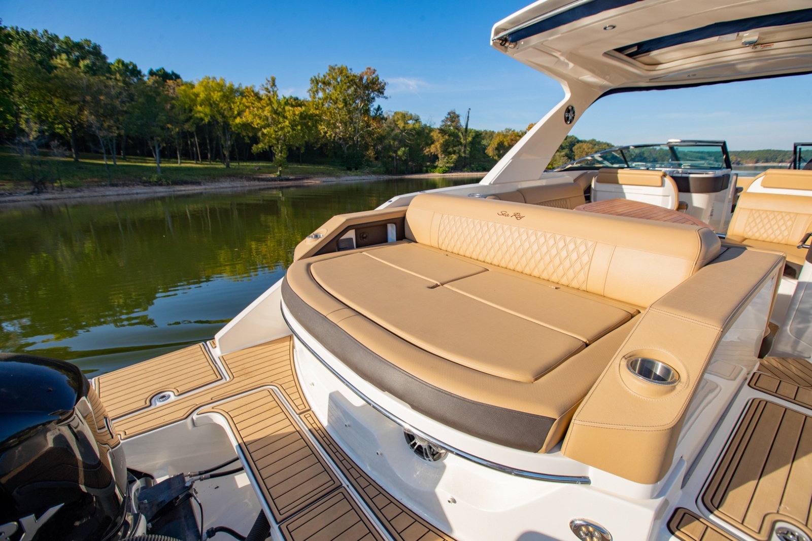 2021 Sea Ray 310 SLX Outboard