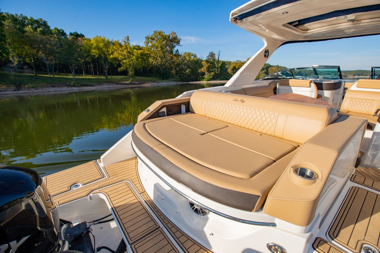 2021 Sea Ray 310 SLX Outboard
