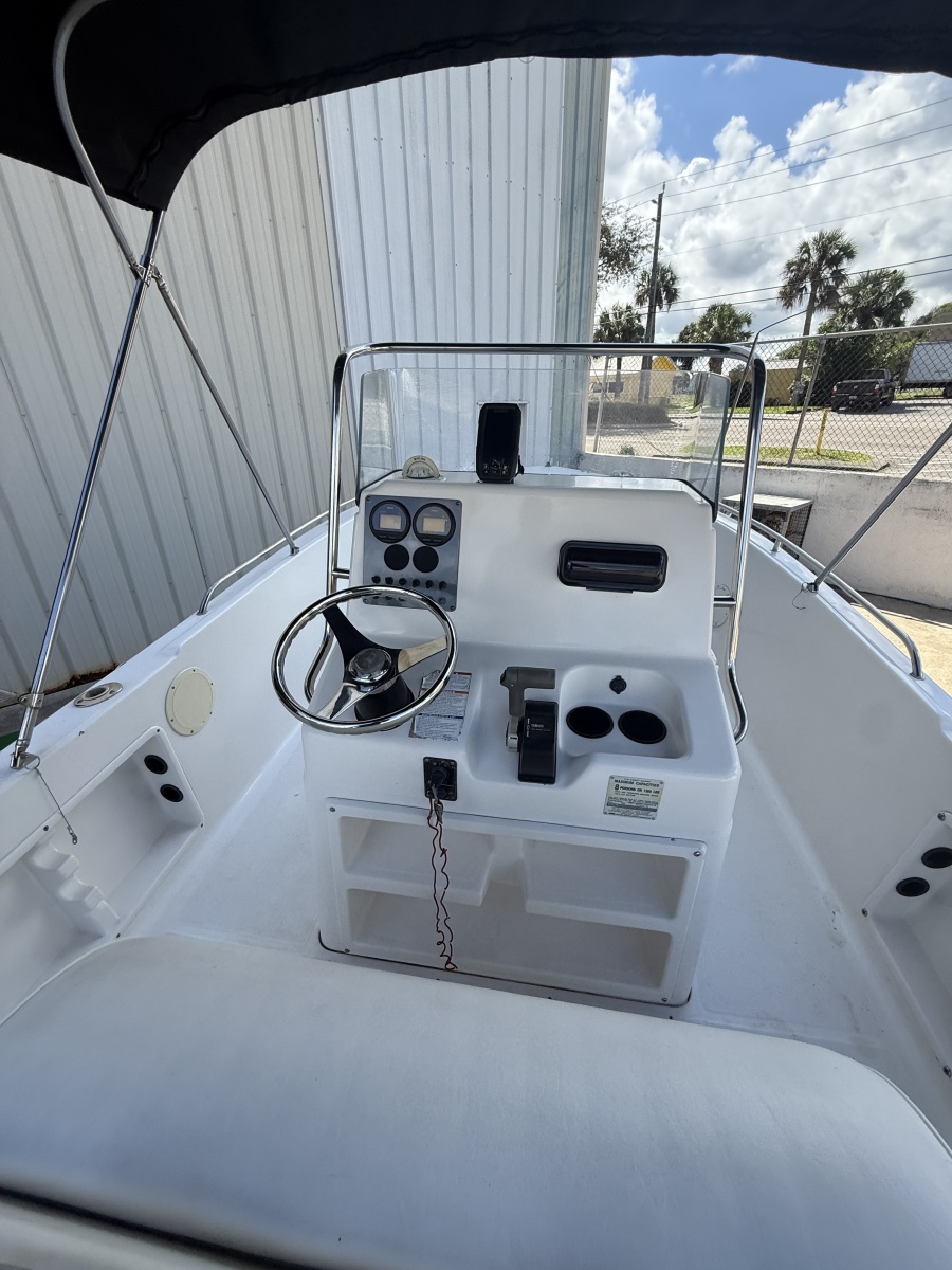 2003 Robalo R190