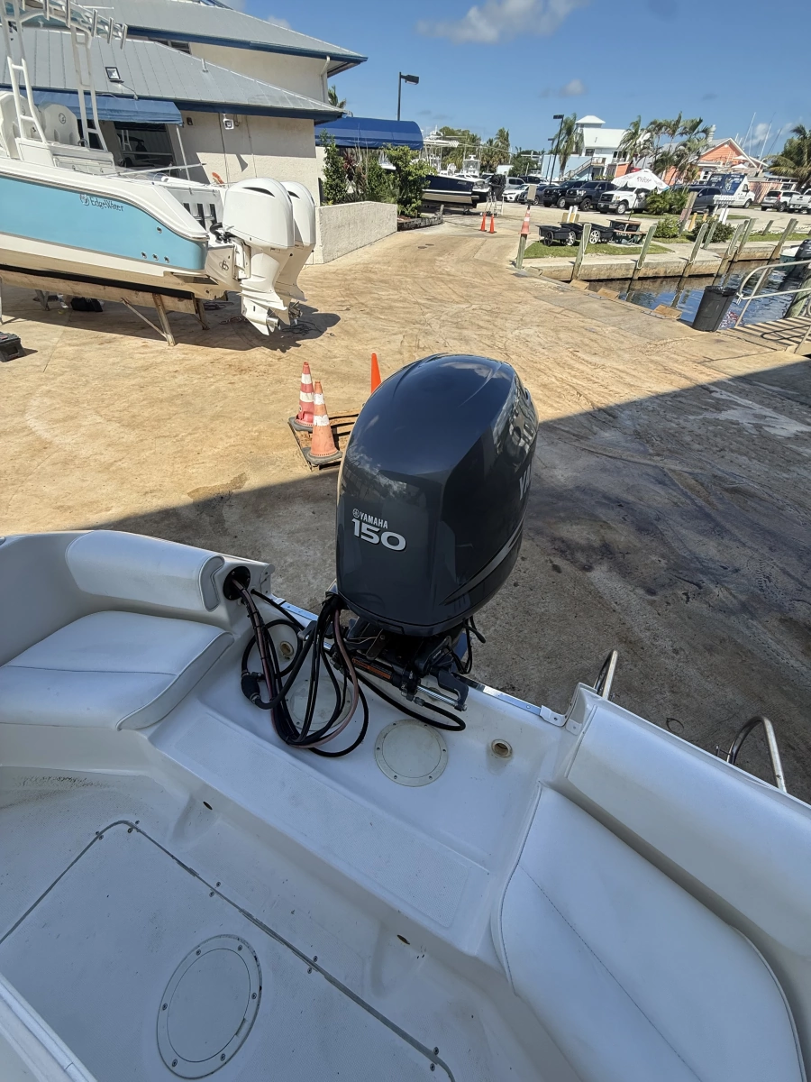 2003 Robalo R190