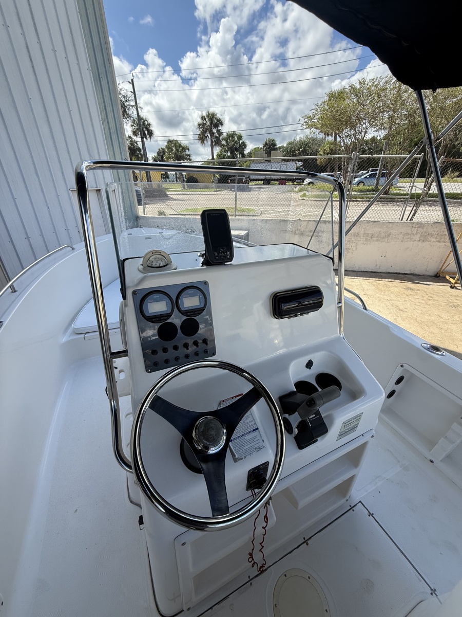 2003 Robalo R190