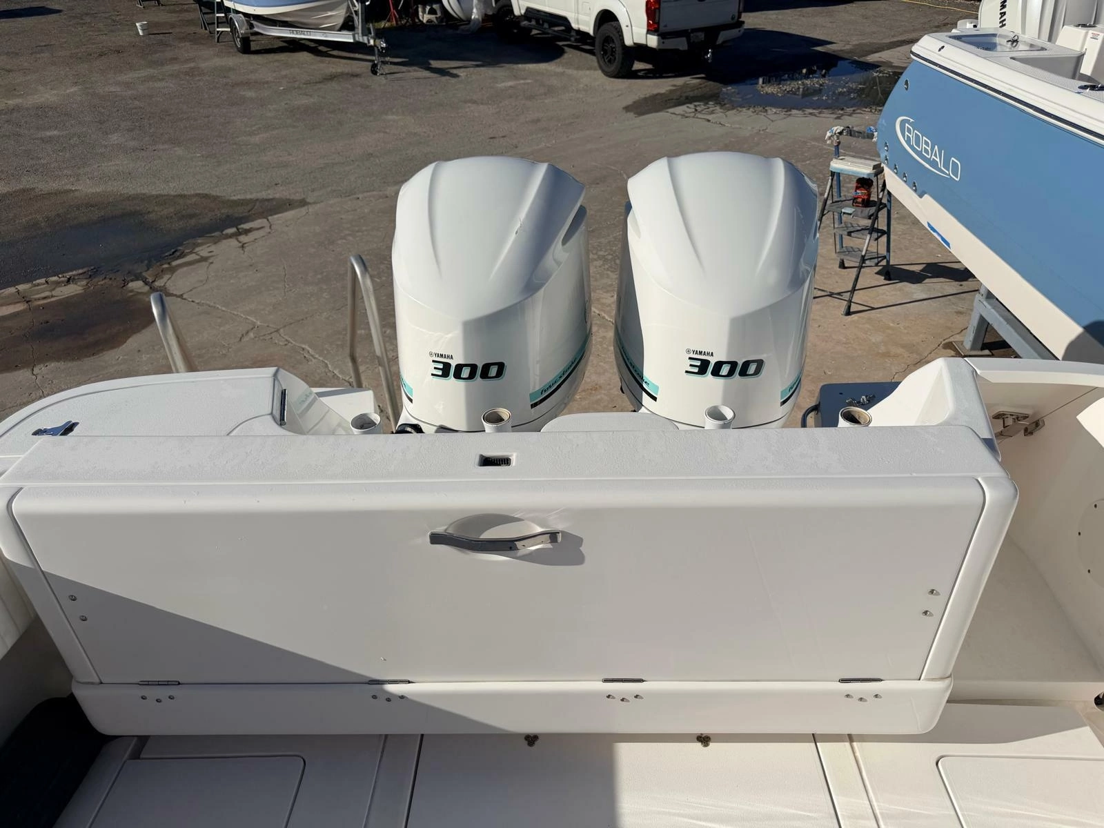 2017 Intrepid 327 Center Console for sale in Pompano Beach FL - twin Yamaha F300 outboards and transom door with live well hatch