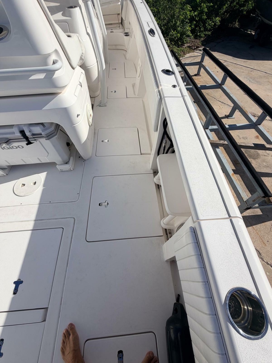 2017 Intrepid 327 Center Console for sale in Pompano Beach FL - side deck, gunwale and cockpit area
