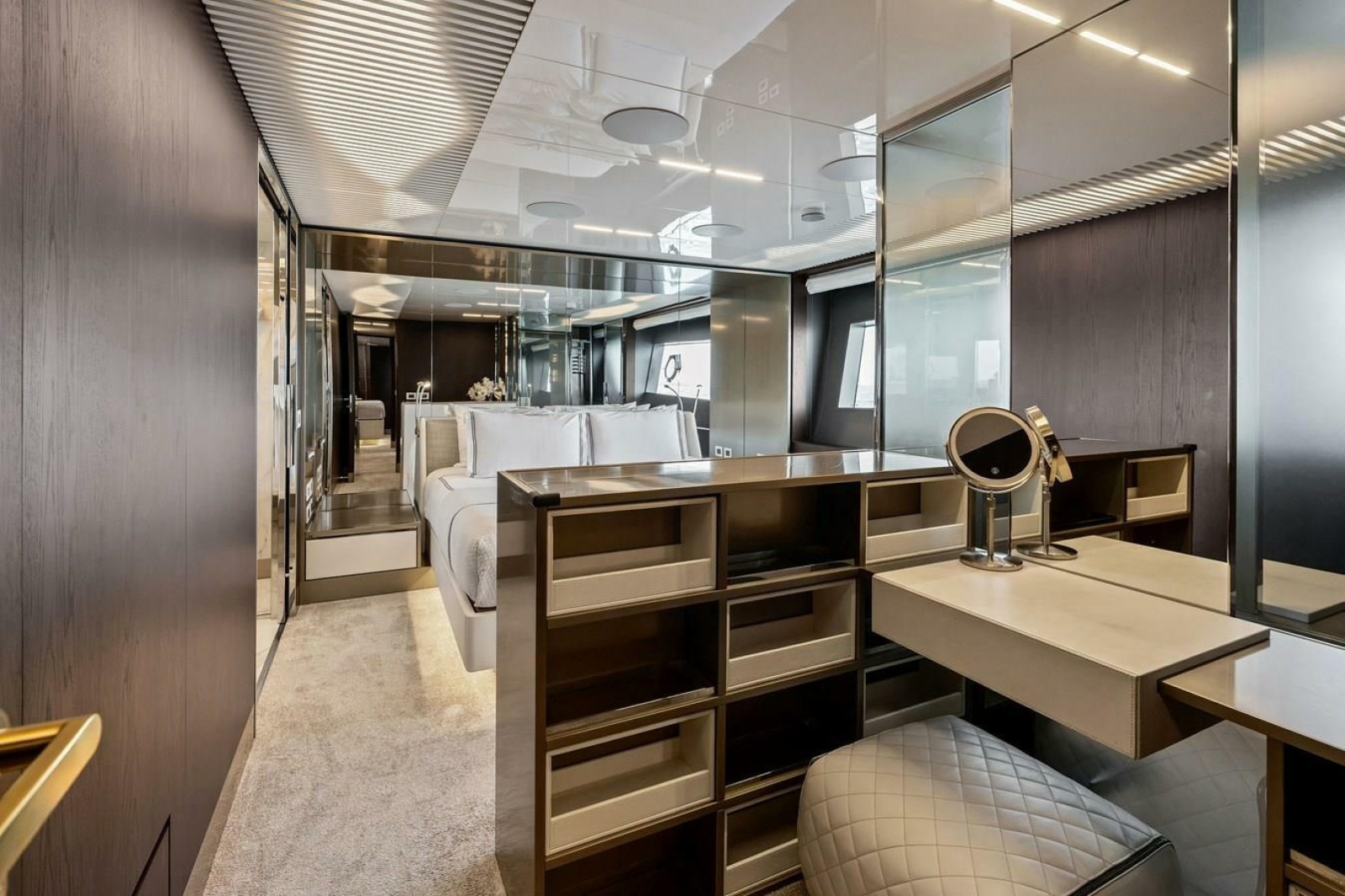 2022 Ferretti Yachts 850 Motoryacht