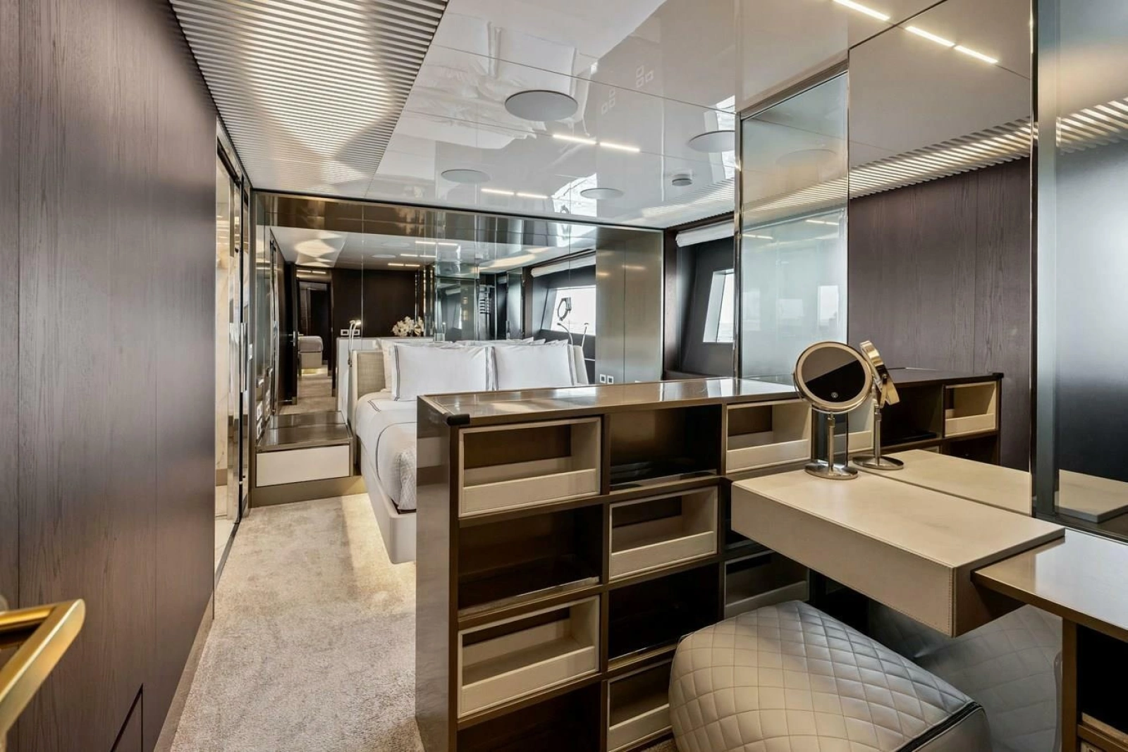 2022 Ferretti Yachts 850 Motoryacht