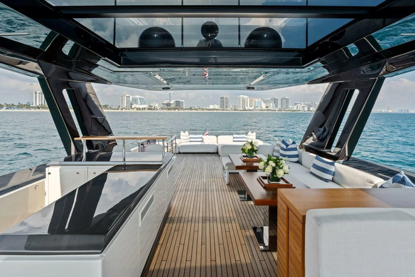2022 Ferretti Yachts 850 Motoryacht