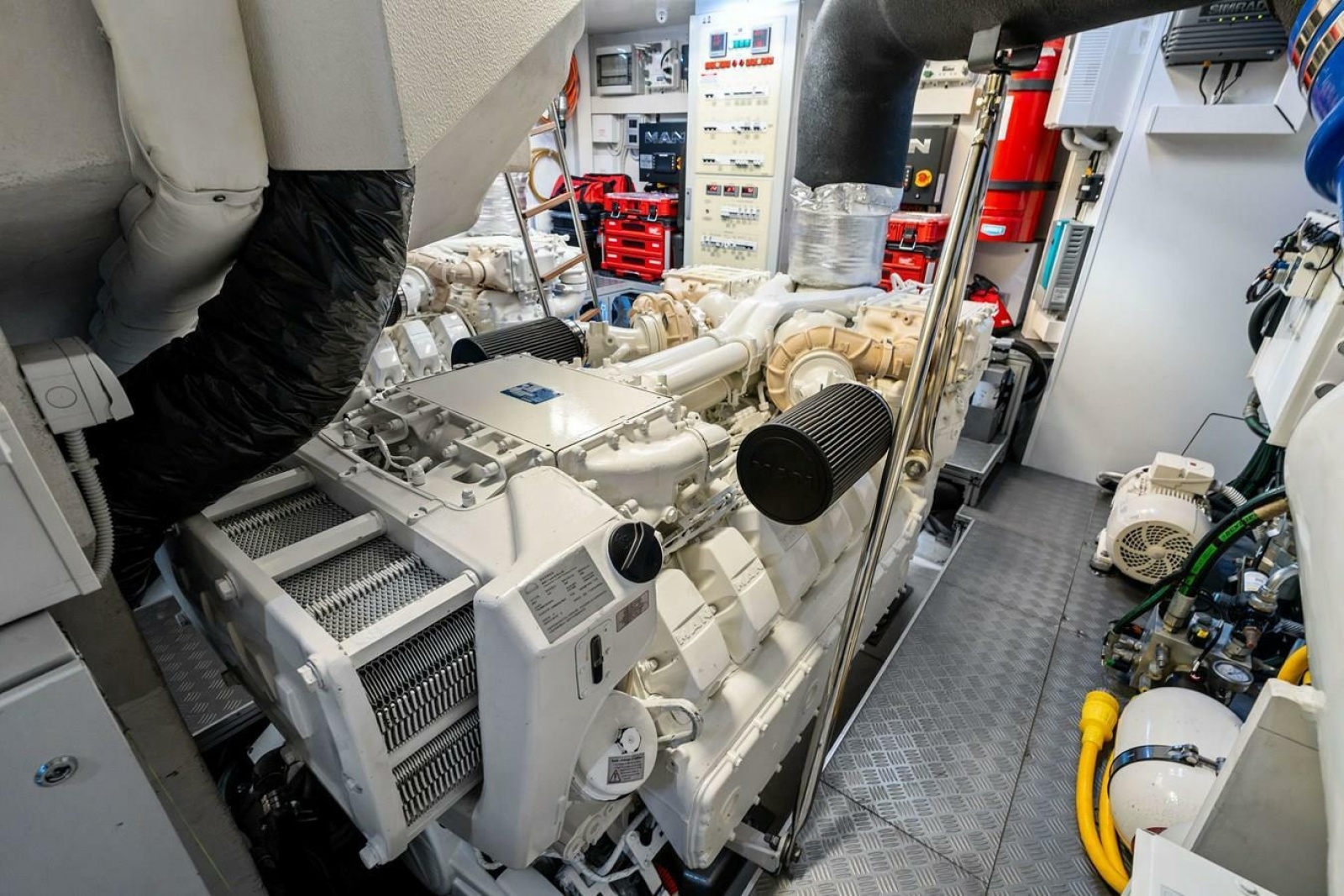 2022 Ferretti Yachts 850 Motoryacht