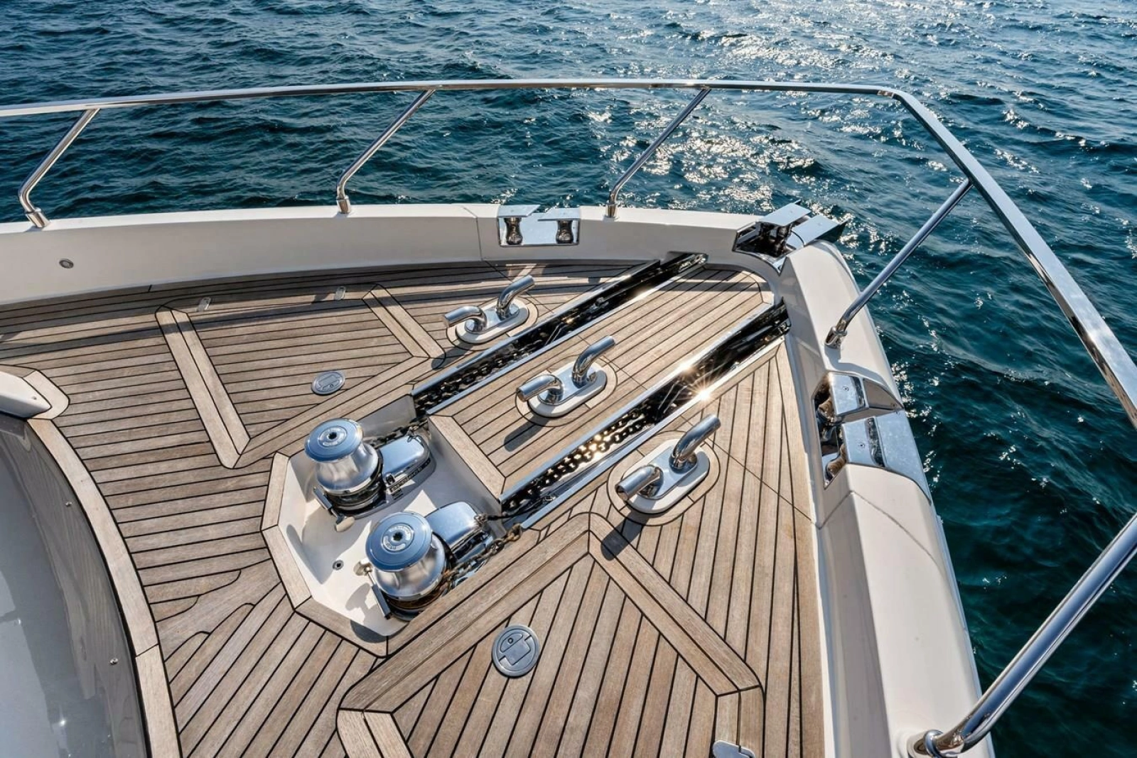 2022 Ferretti Yachts 850 Motoryacht