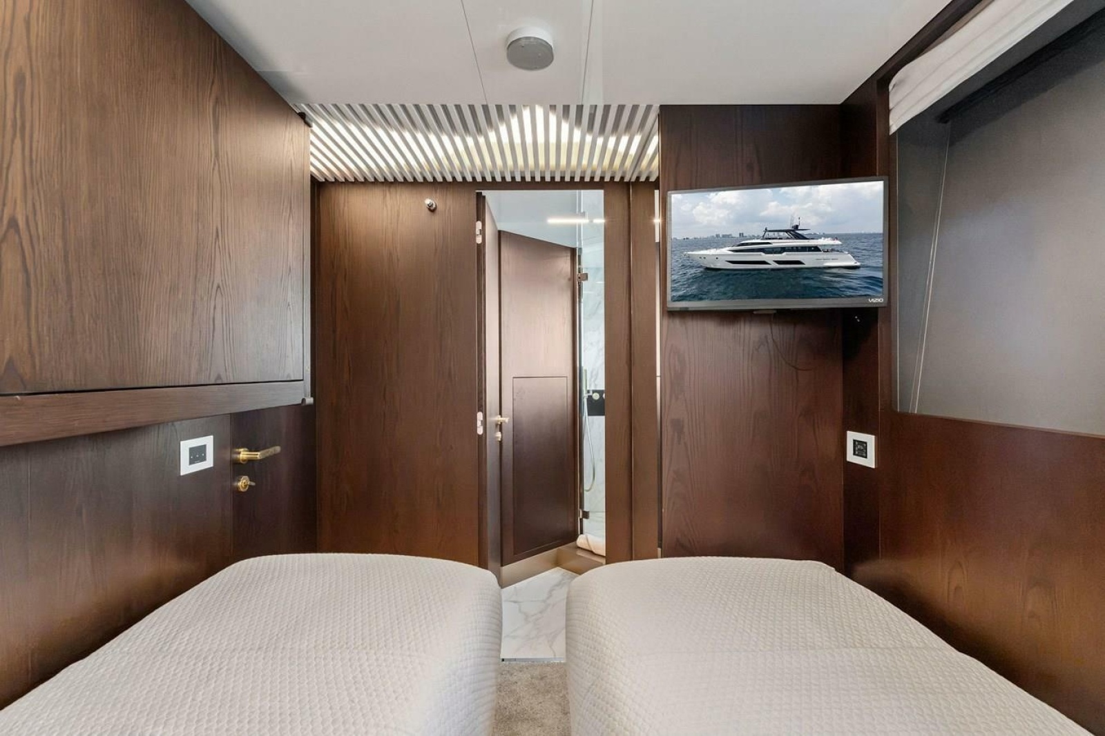 2022 Ferretti Yachts 850 Motoryacht