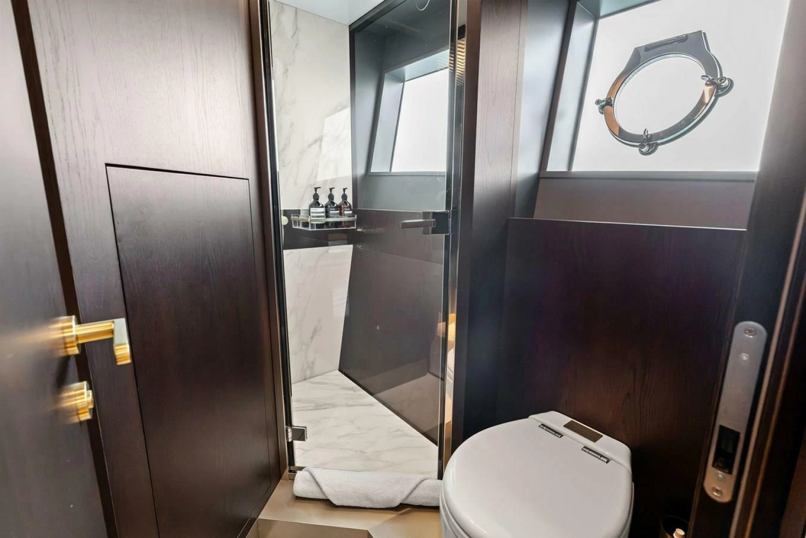 2022 Ferretti Yachts 850 Motoryacht