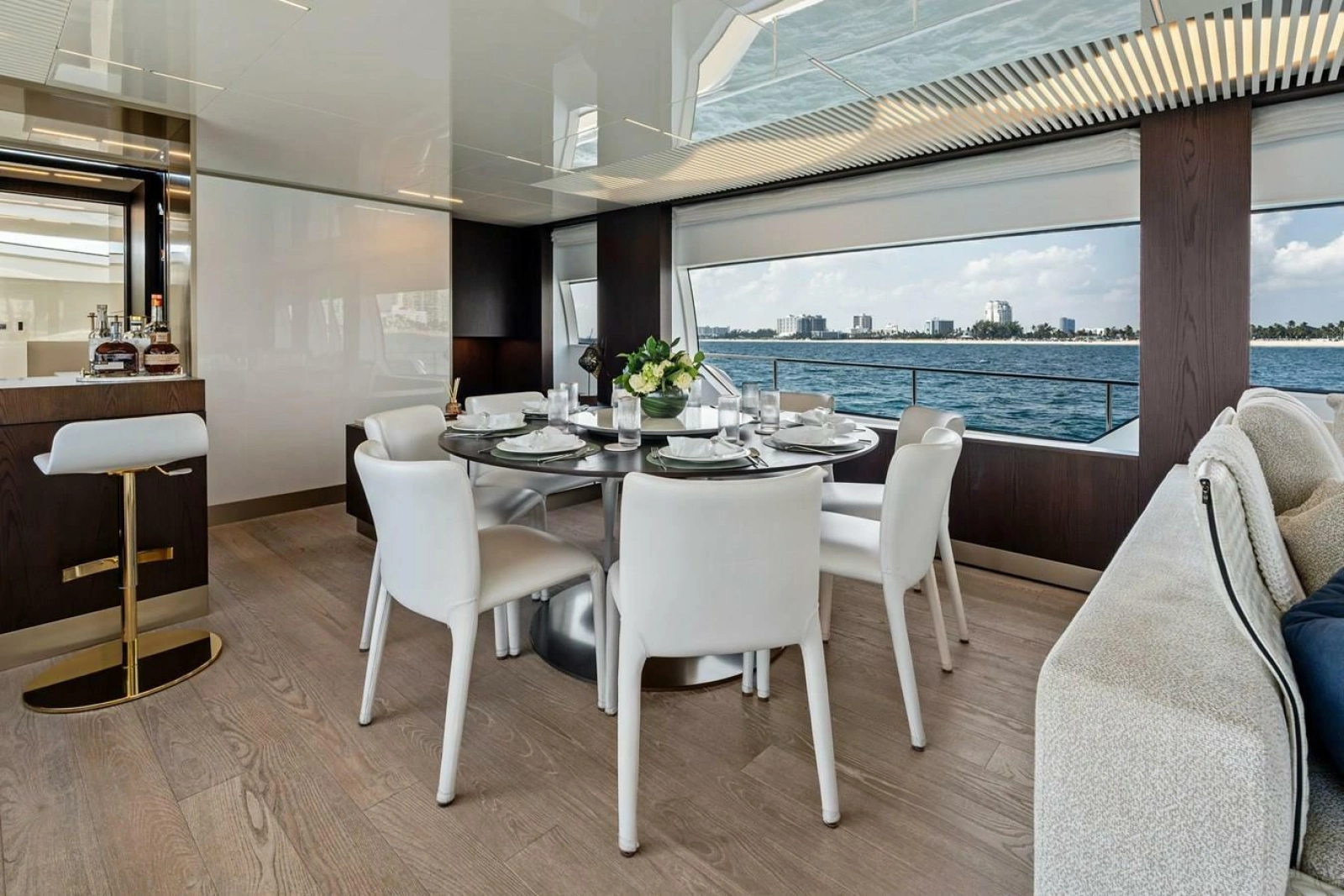 2022 Ferretti Yachts 850 Motoryacht