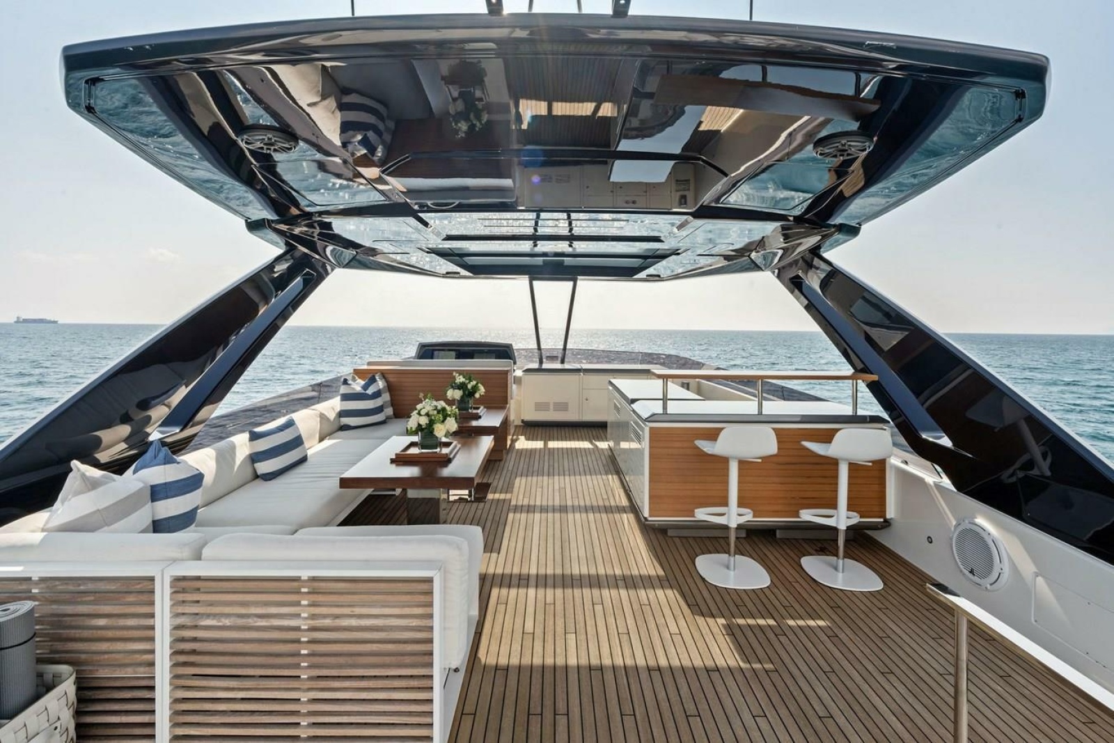 2022 Ferretti Yachts 850 Motoryacht