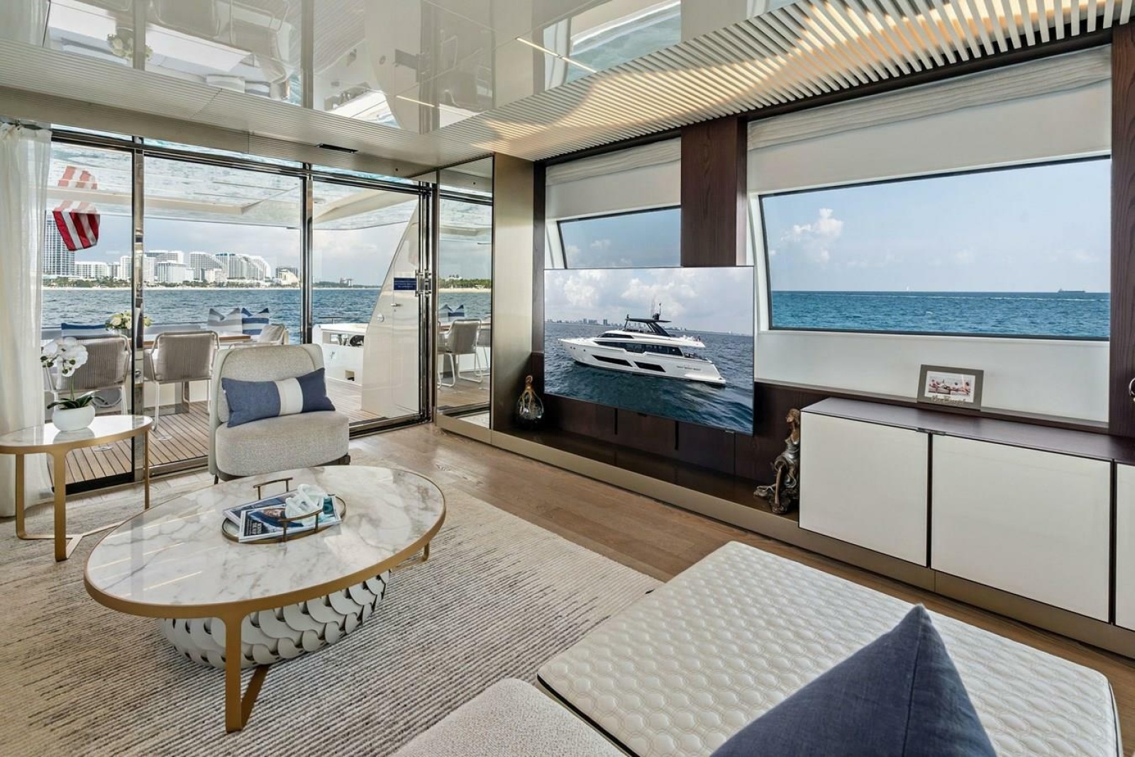 2022 Ferretti Yachts 850 Motoryacht