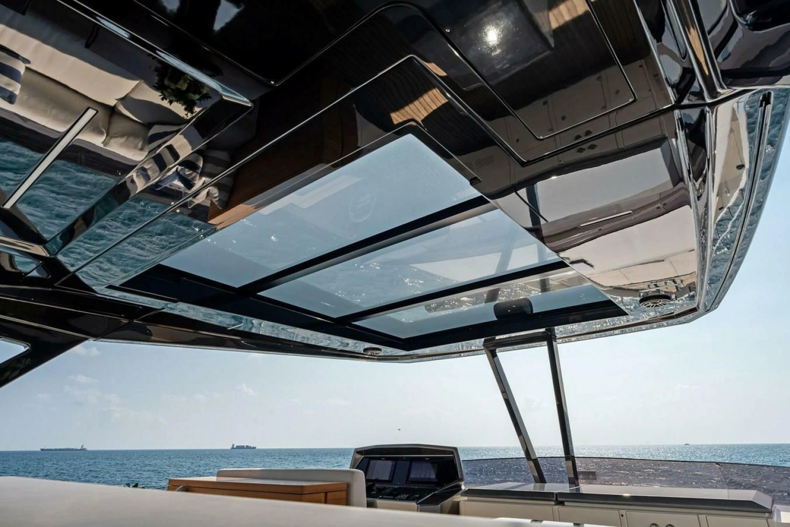 2022 Ferretti Yachts 850 Motoryacht