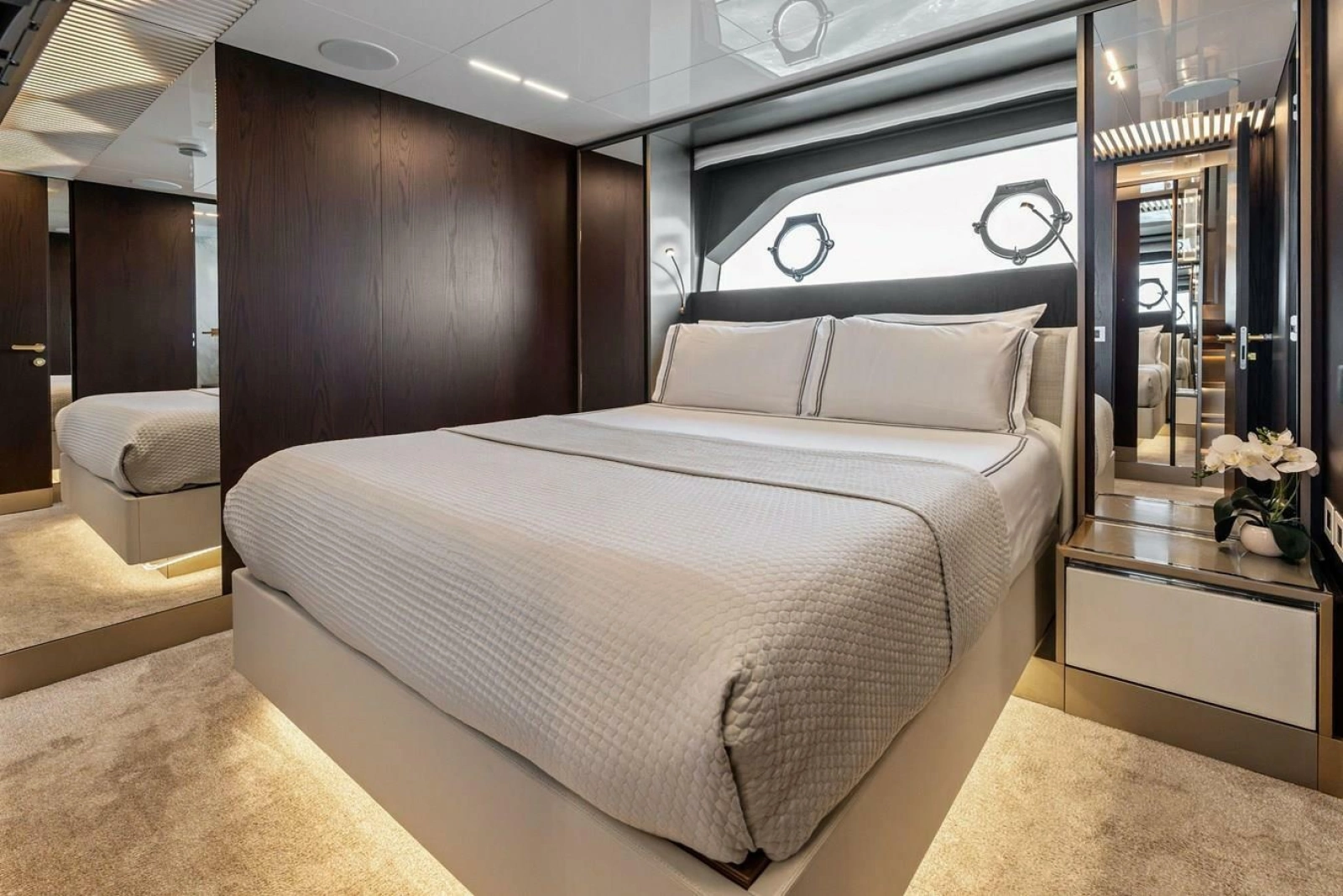 2022 Ferretti Yachts 850 Motoryacht