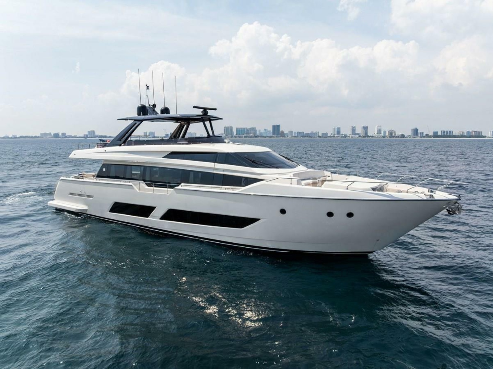 2022 Ferretti Yachts 850 Motoryacht