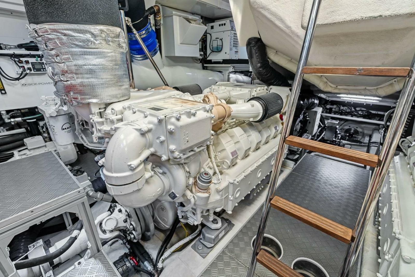 2022 Ferretti Yachts 850 Motoryacht