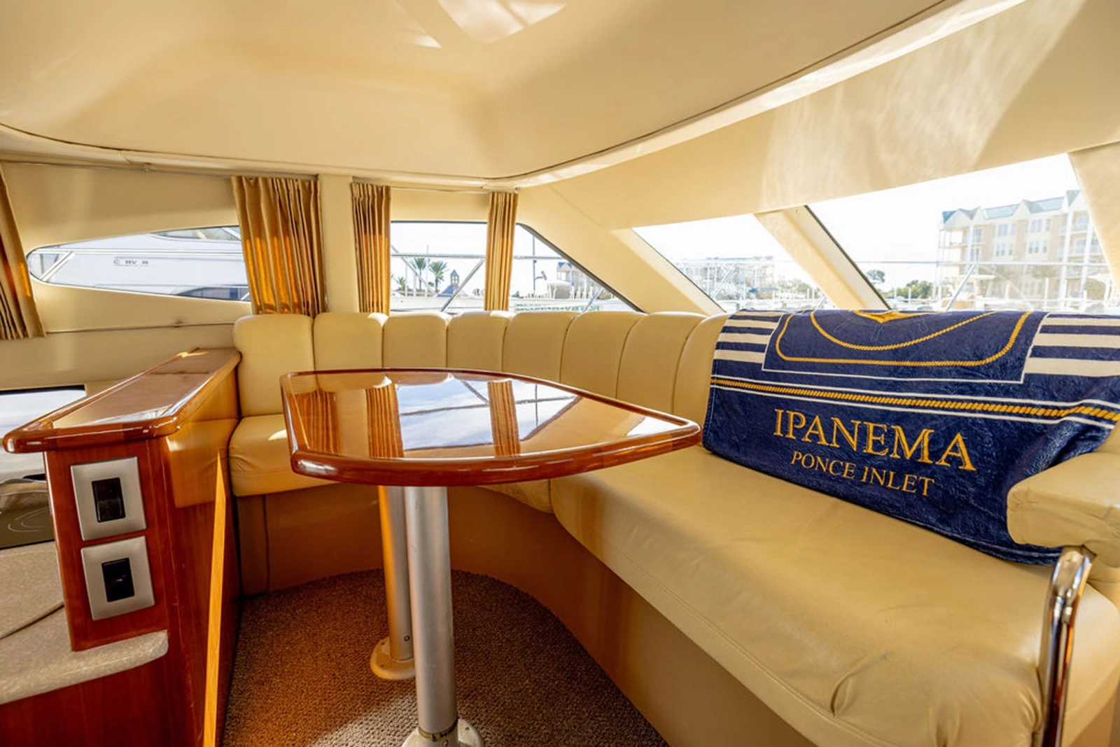 2004 Carver 360 Sport Sedan