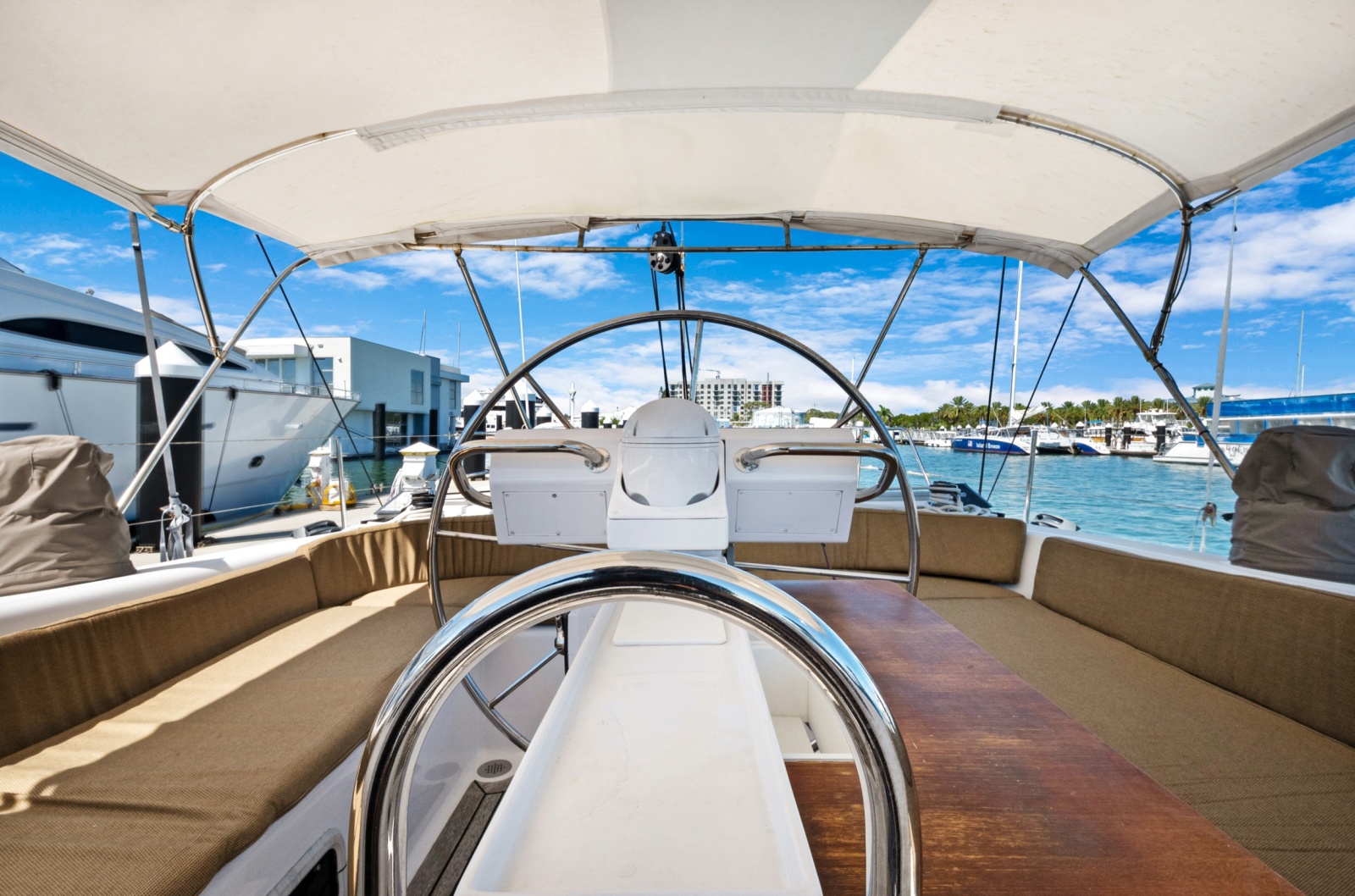 1991 Southern Wind 72