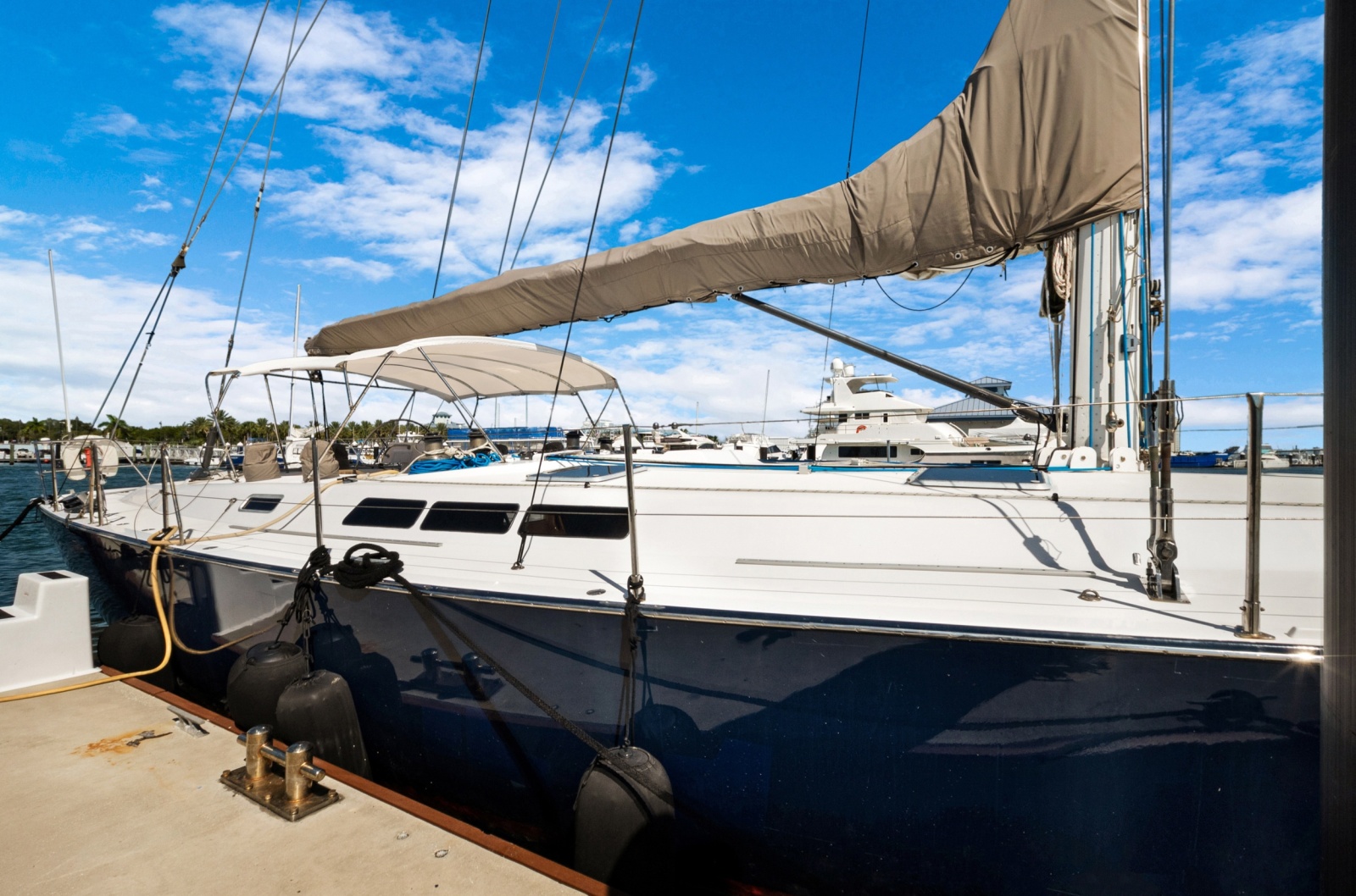 1991 Southern Wind 72