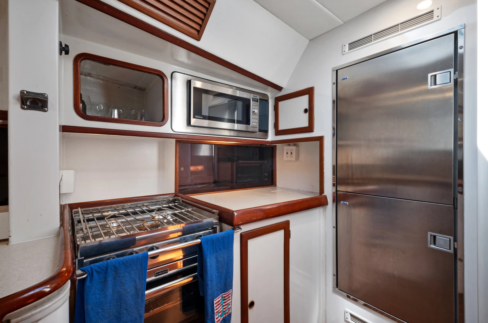 1991 Southern Wind 72