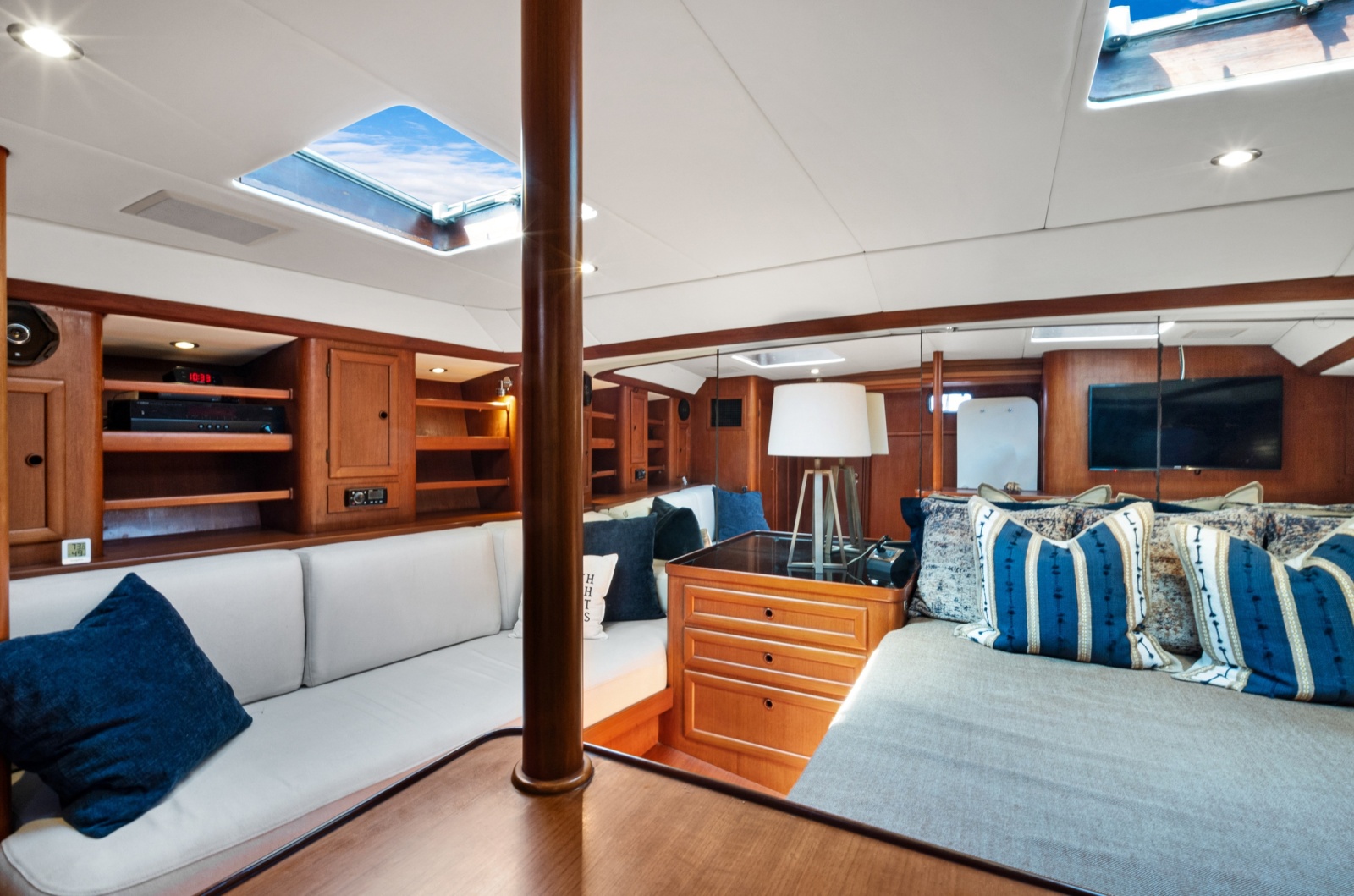 1991 Southern Wind 72