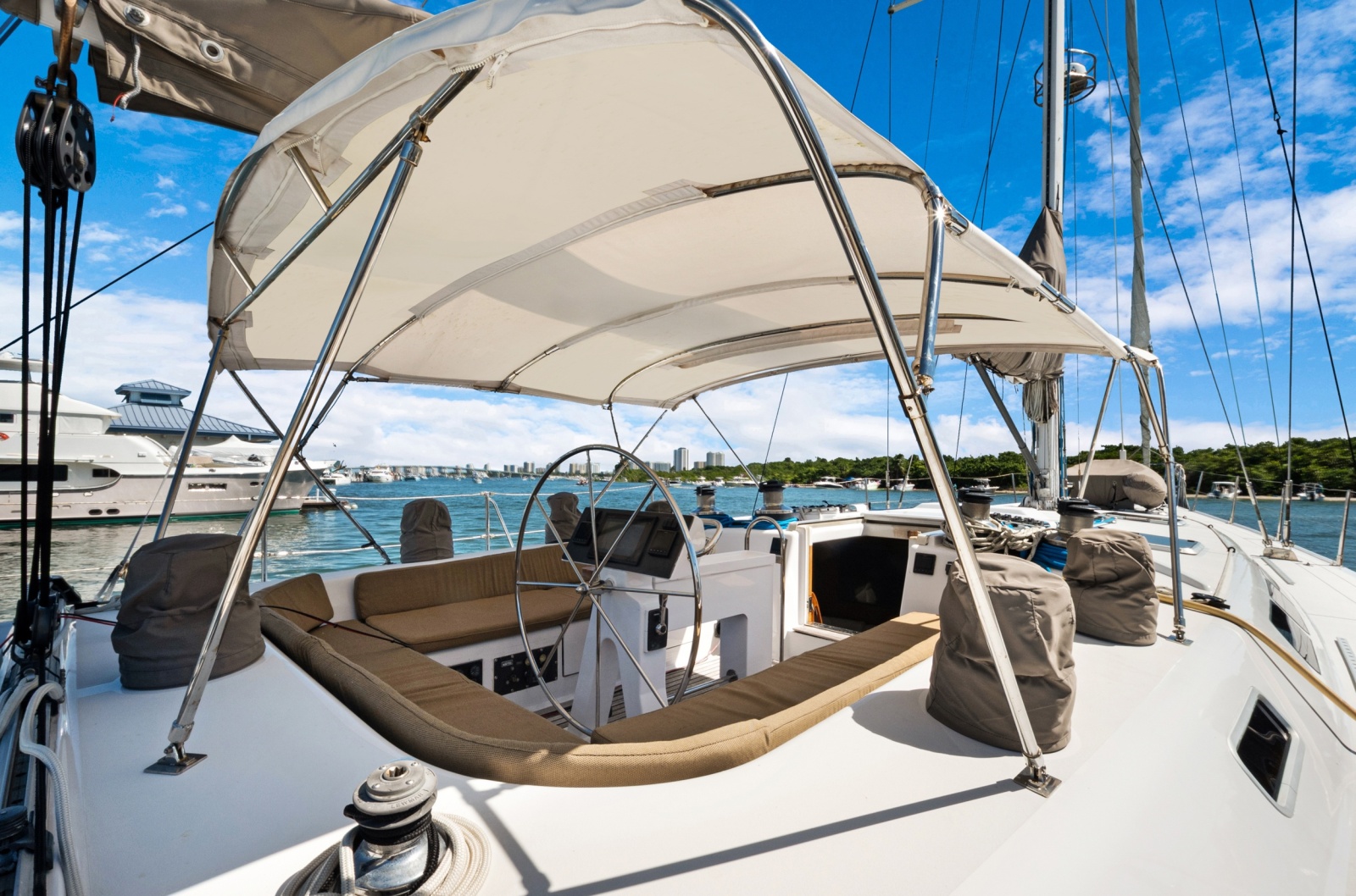 1991 Southern Wind 72