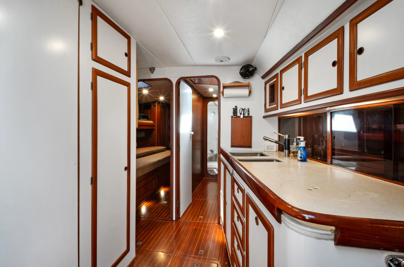 1991 Southern Wind 72