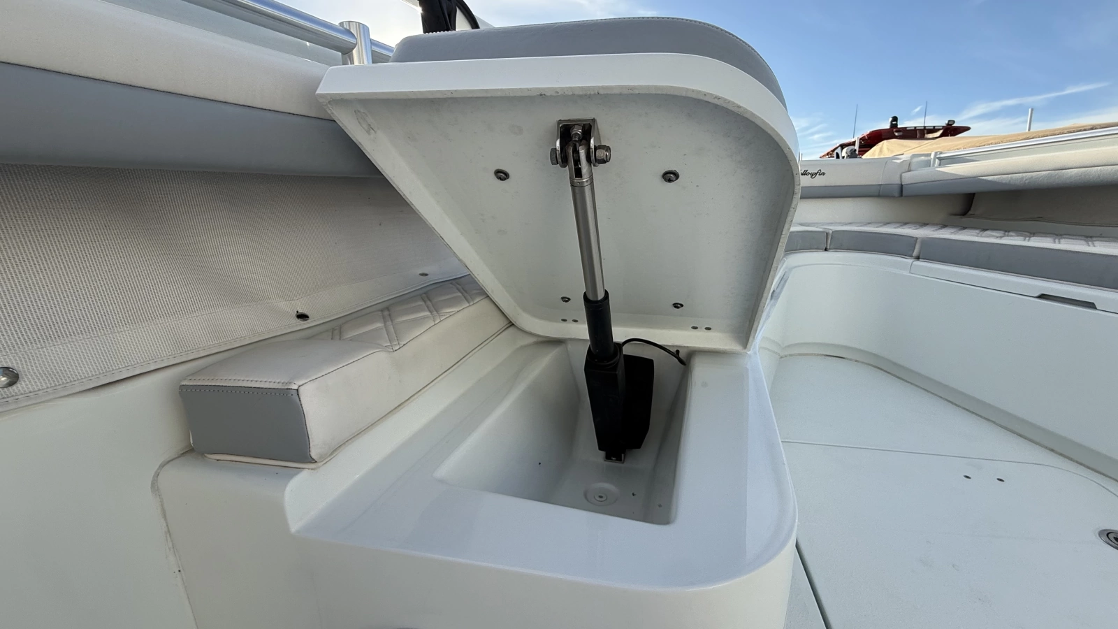 2022 Yellowfin 32 Offshore