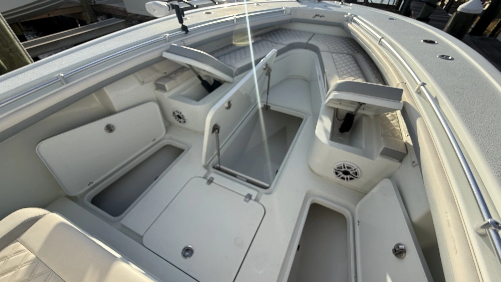 2022 Yellowfin 32 Offshore