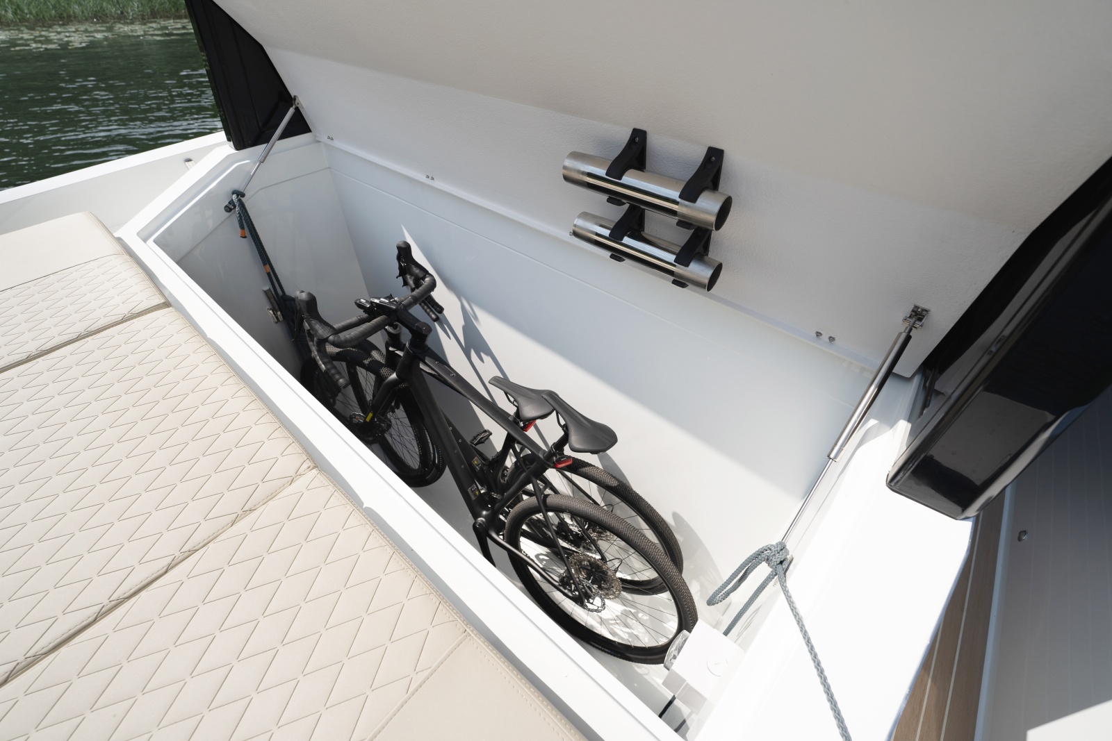 2027 De Antonio D36 Cabin