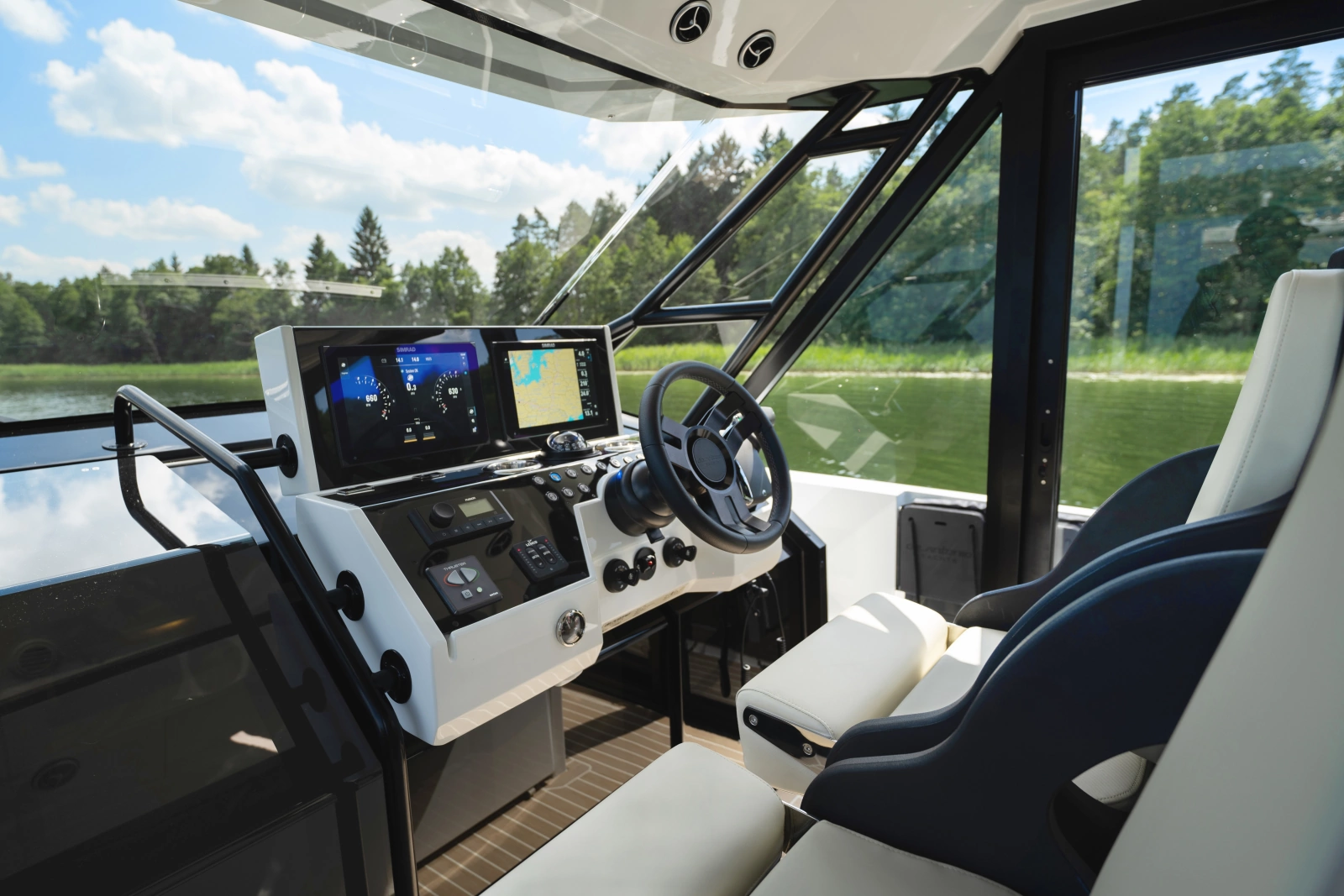 2027 De Antonio D36 Cabin