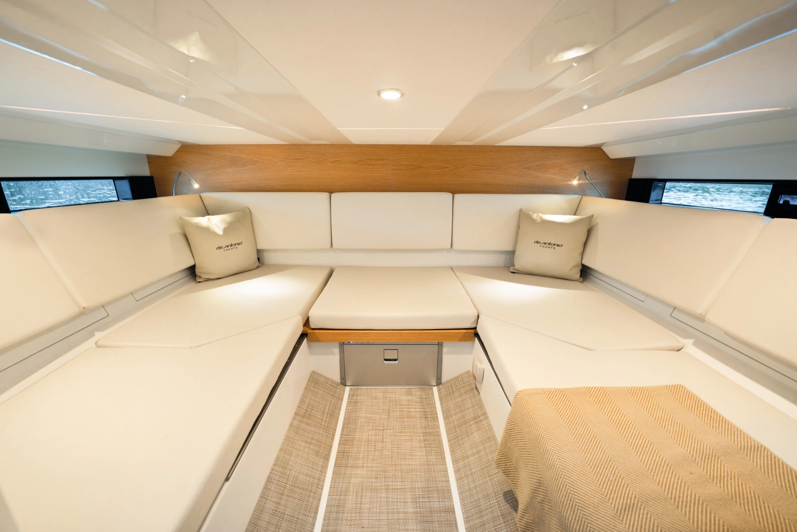 2027 De Antonio D36 Cabin
