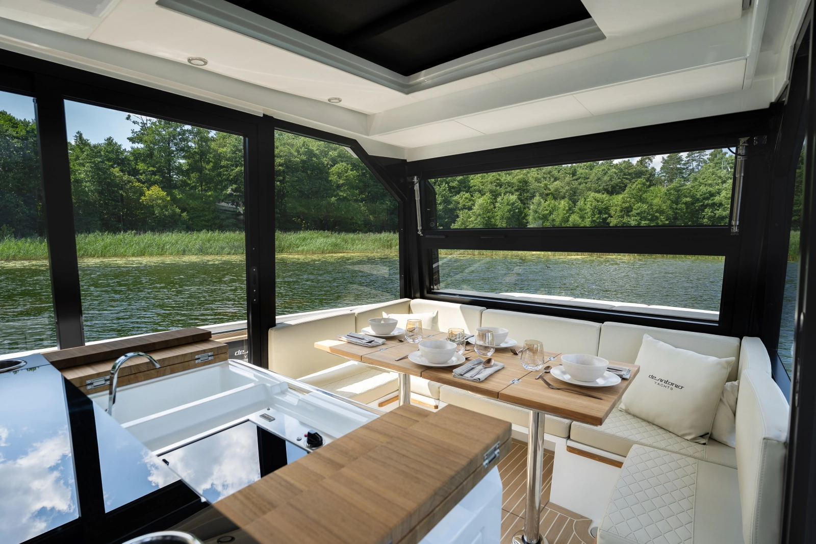 2027 De Antonio D36 Cabin