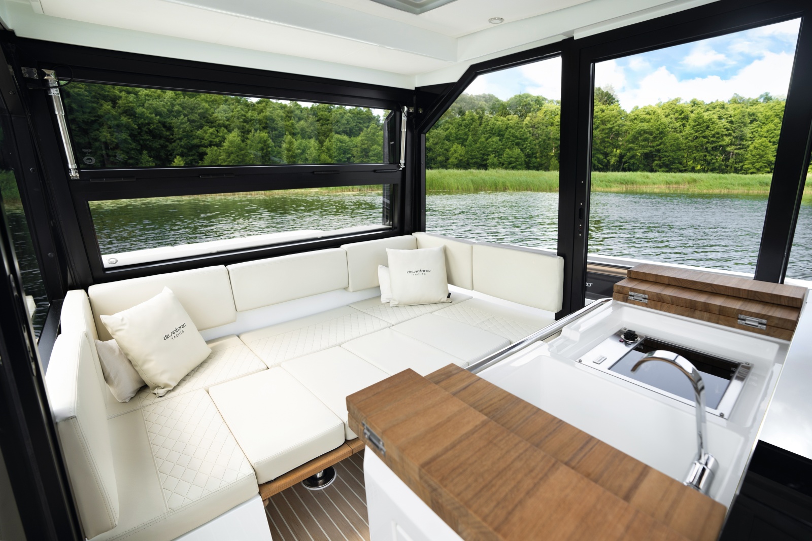 2027 De Antonio D36 Cabin