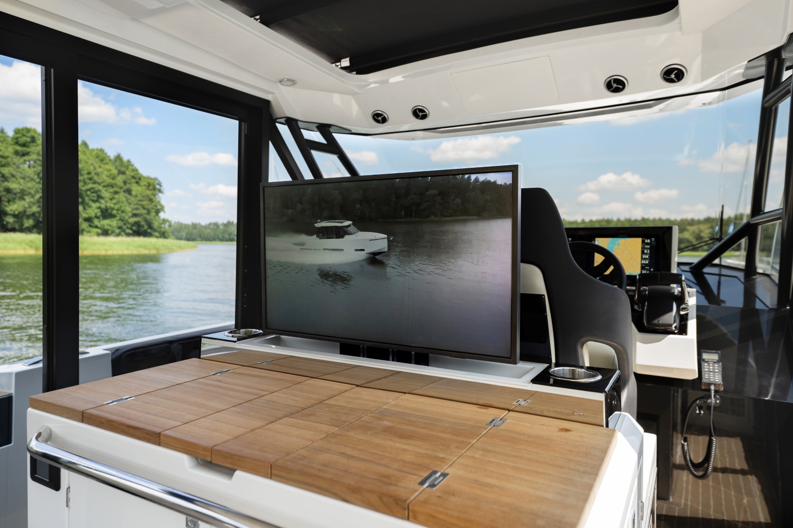2027 De Antonio D36 Cabin