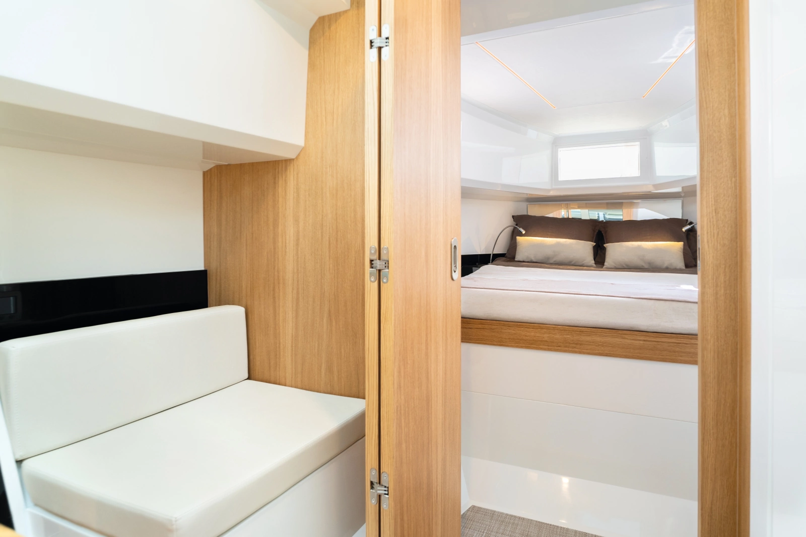 2027 De Antonio D36 Cabin